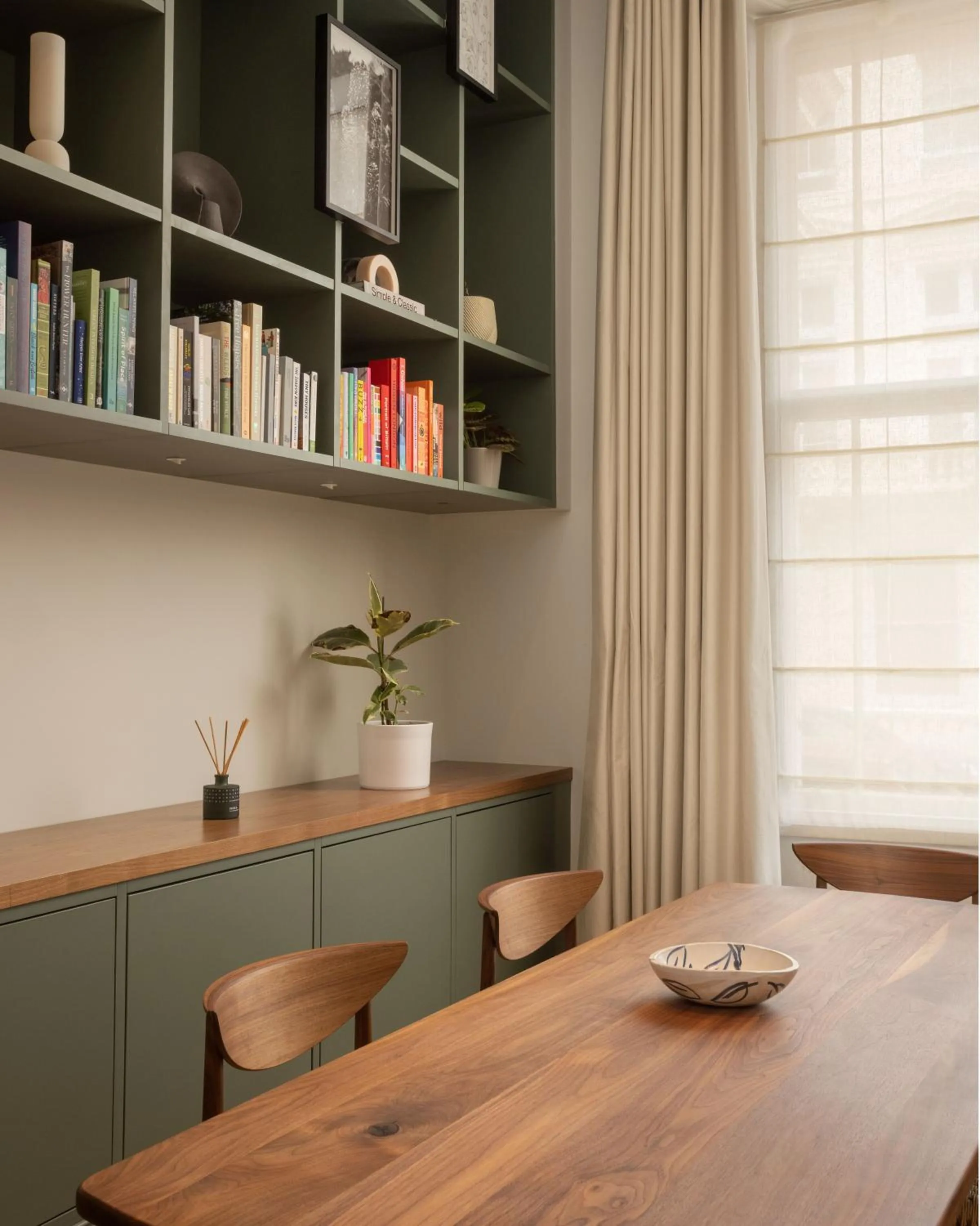 Library in Inhabit Queen's Gardens, a Member of Design Hotels