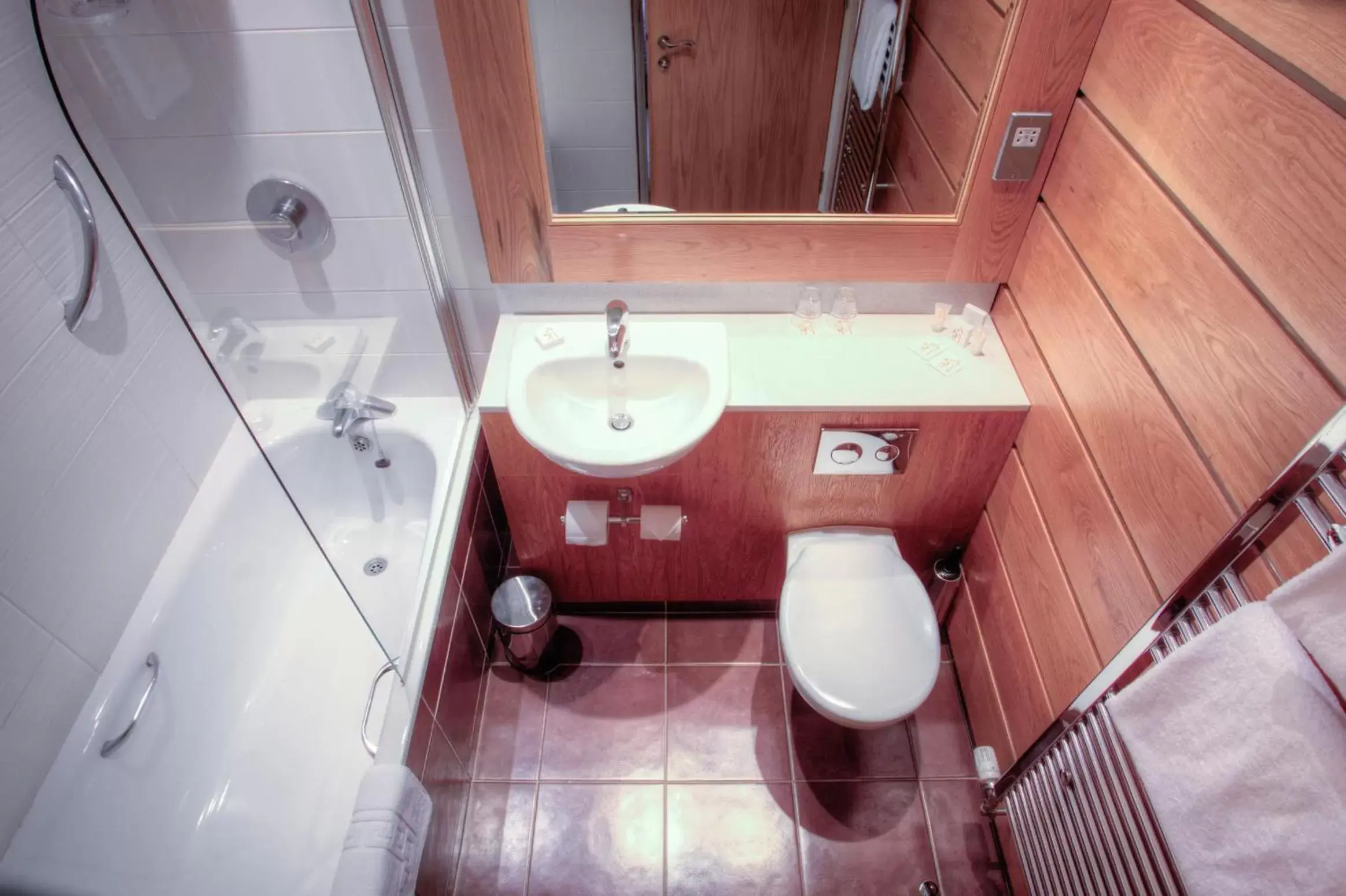 Bathroom in Strangford Arms Hotel