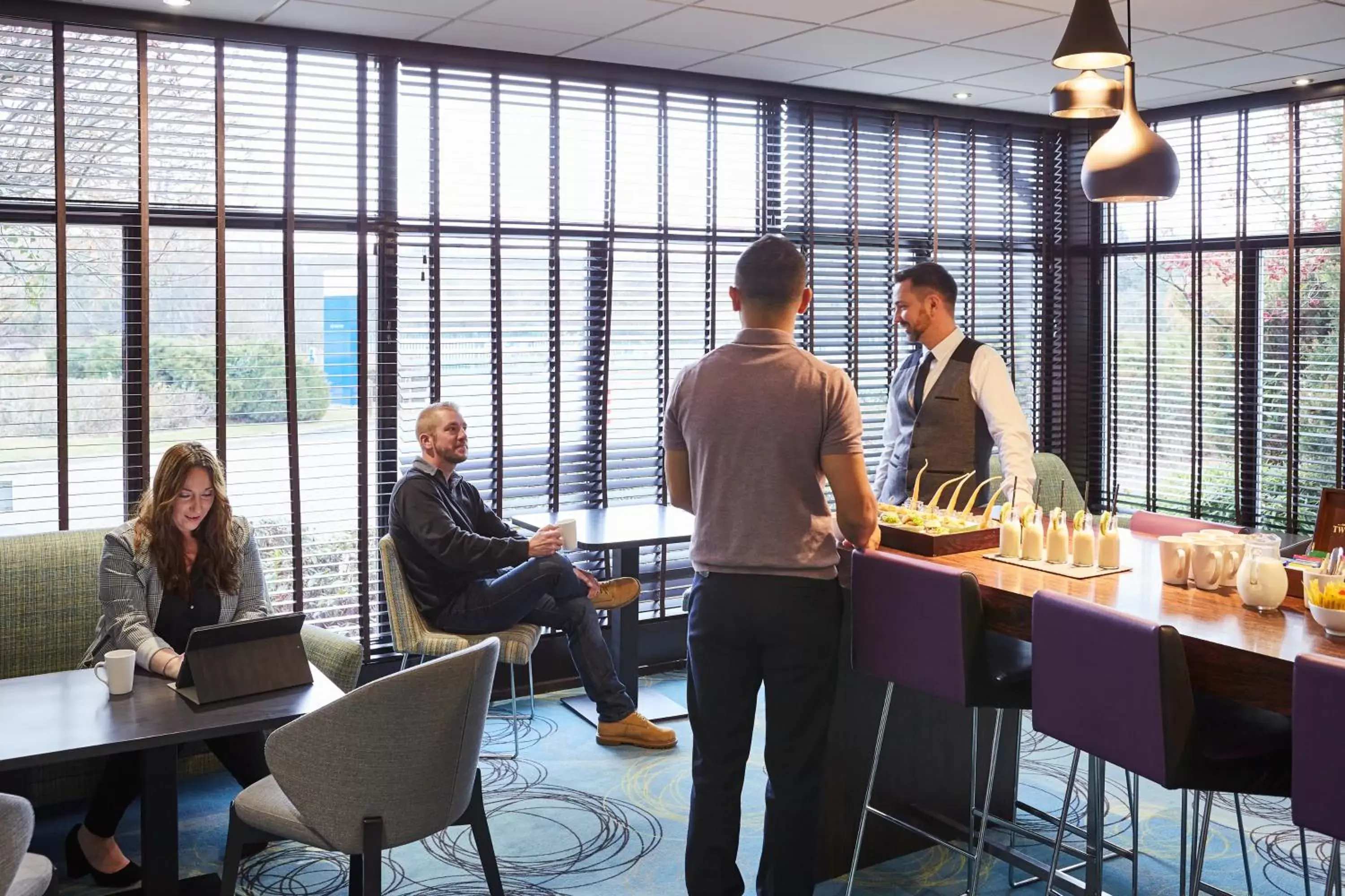 Lounge or bar in Novotel Coventry