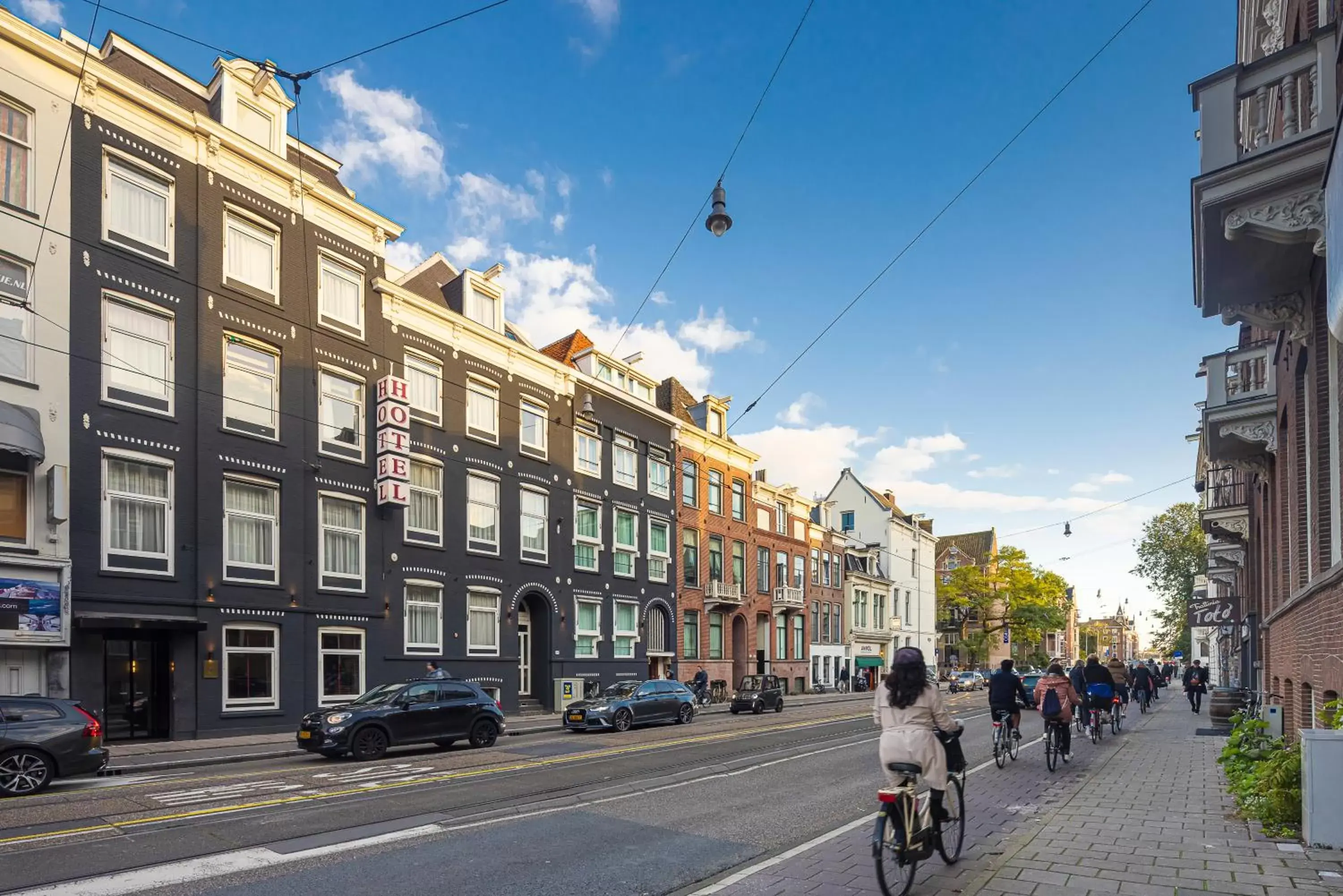 Property building in Huygens Place Amsterdam