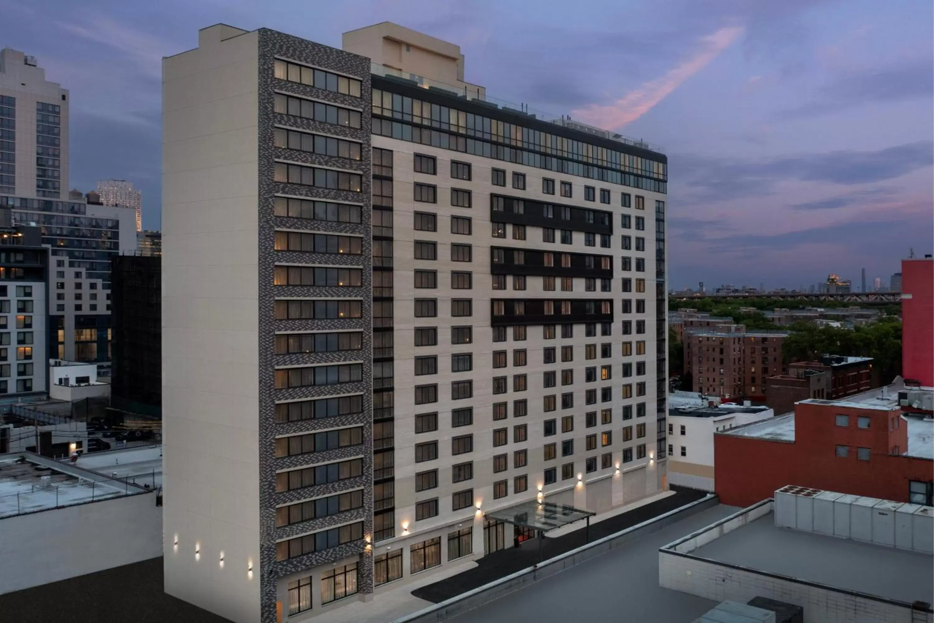 Property Building in SpringHill Suites by Marriott New York Queens