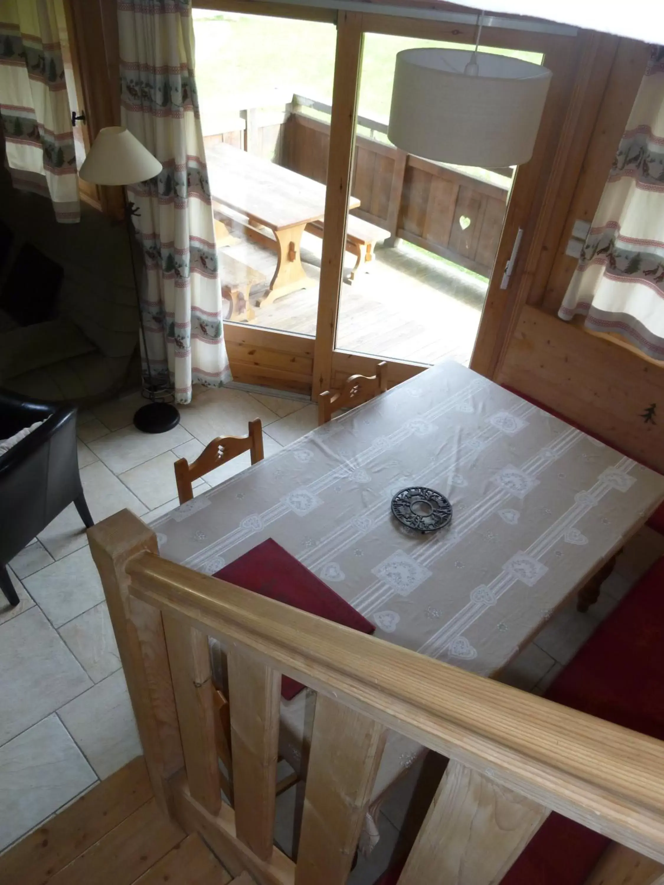 Dining area in Chalets de Julie