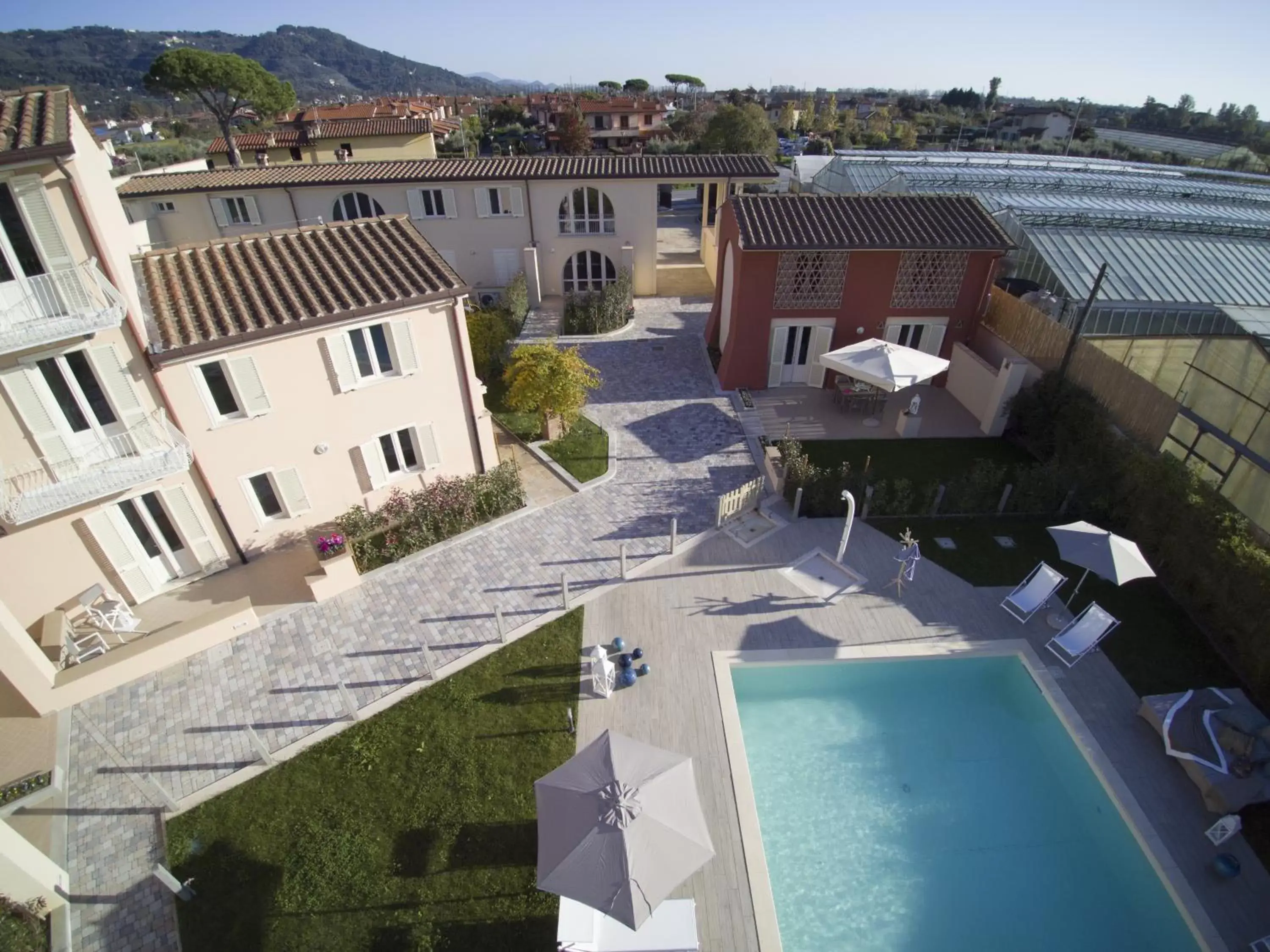 Bird's eye view, Pool View in Il Tremarino