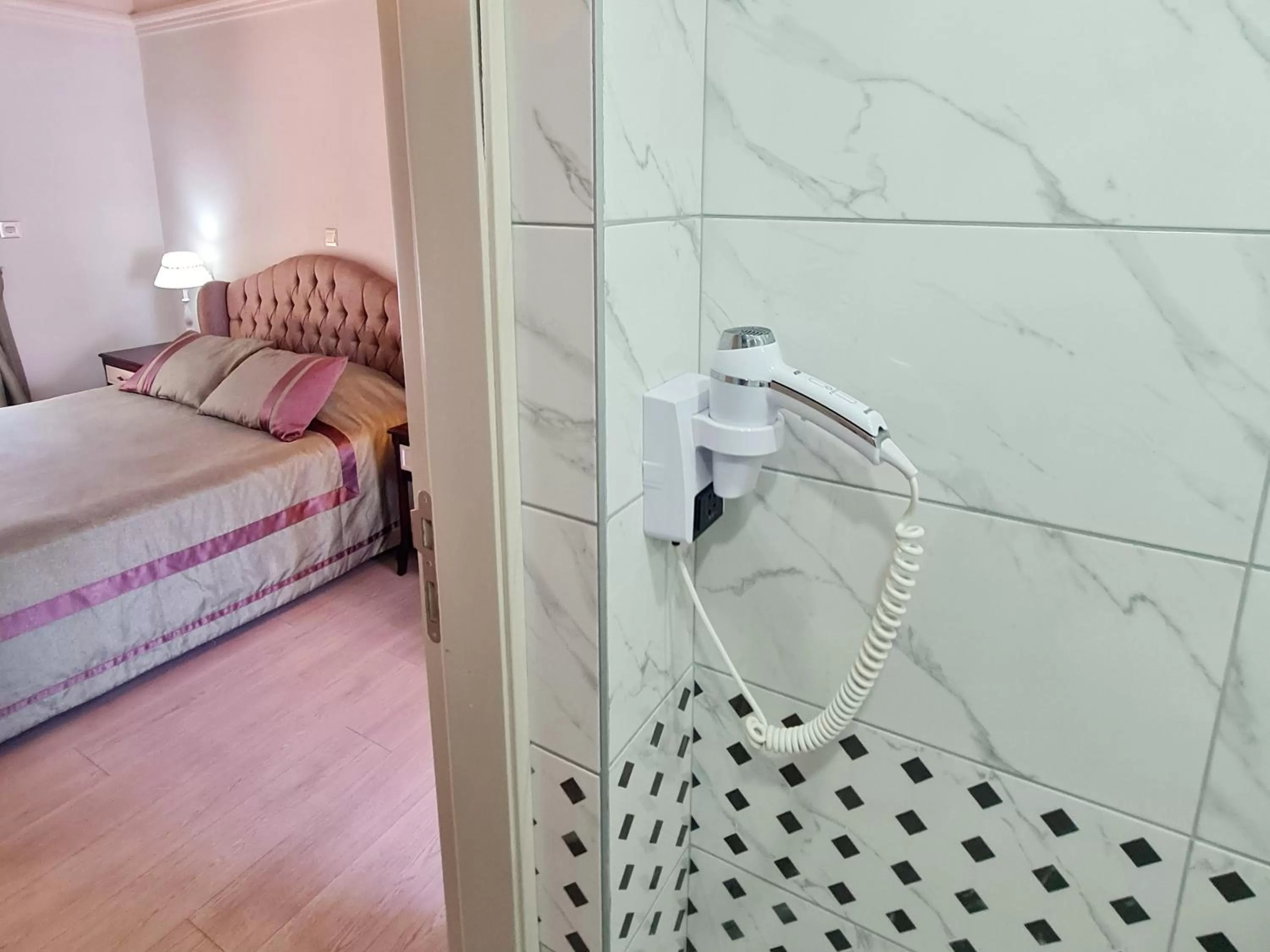 Bathroom, Bed in SOFIA BOUTIQUE HOTEL