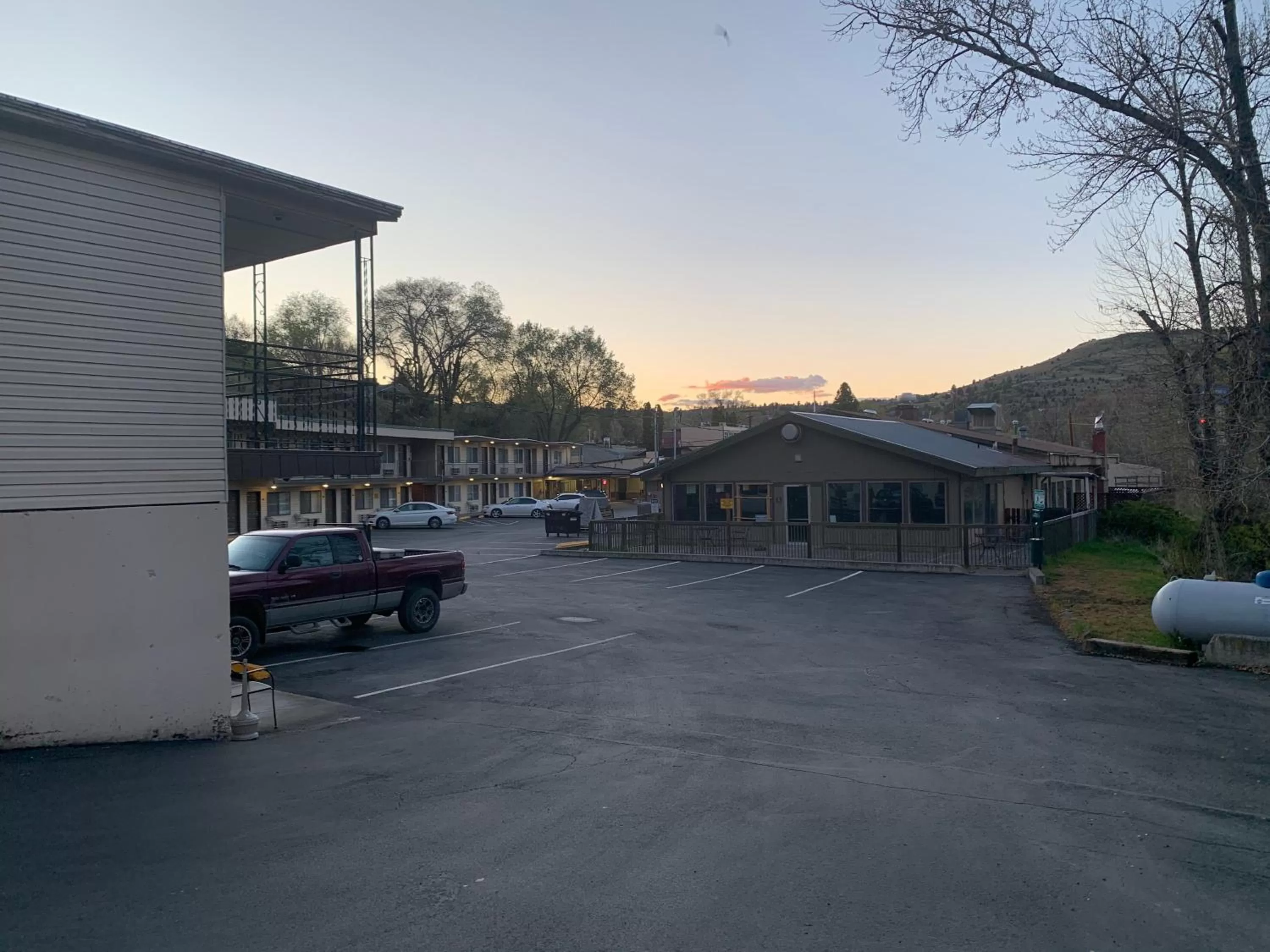 Property building in Sunset Inn - John Day