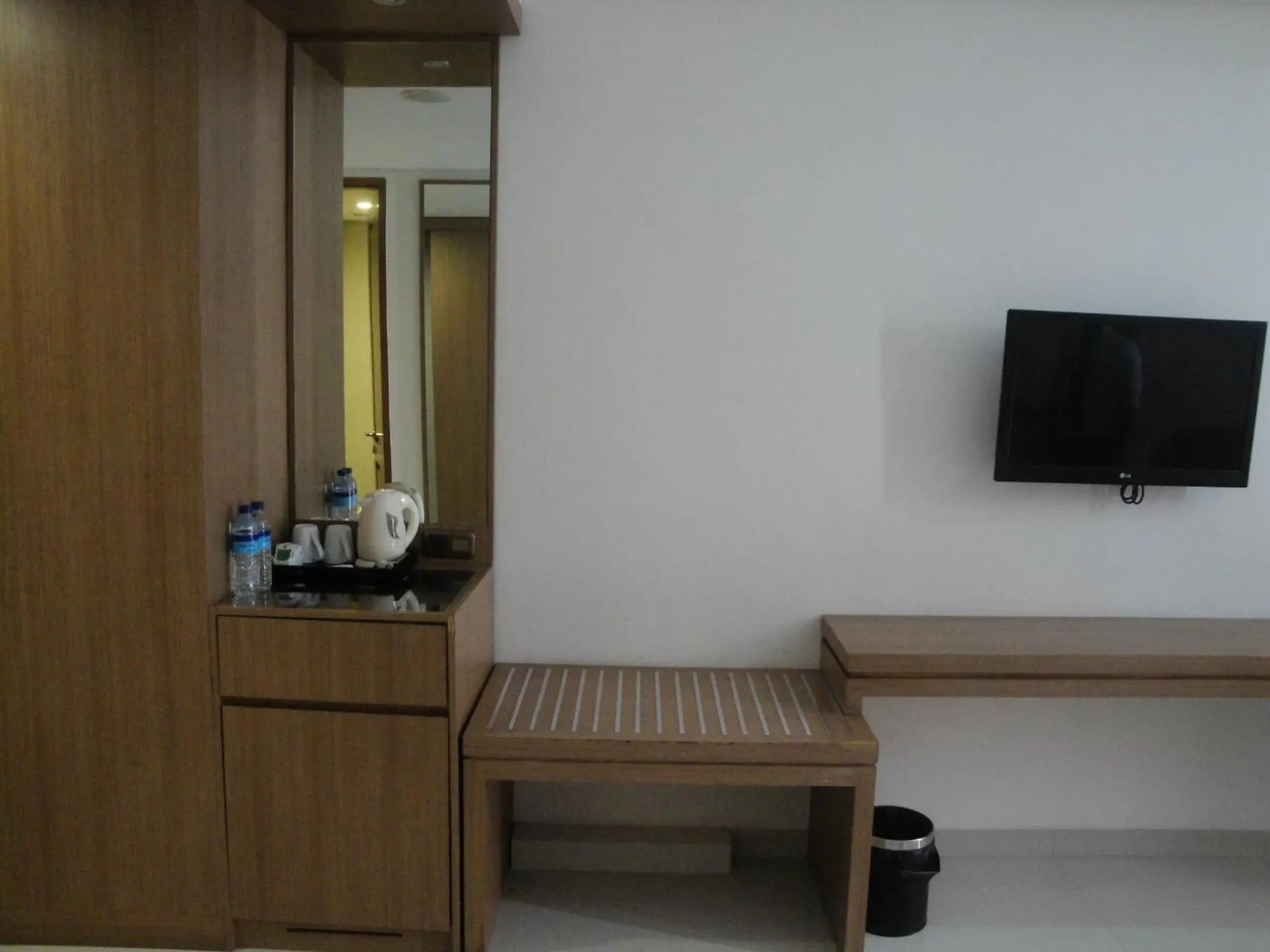 Bathroom, TV/Entertainment Center in Hotel On The Rock By Prasanthi