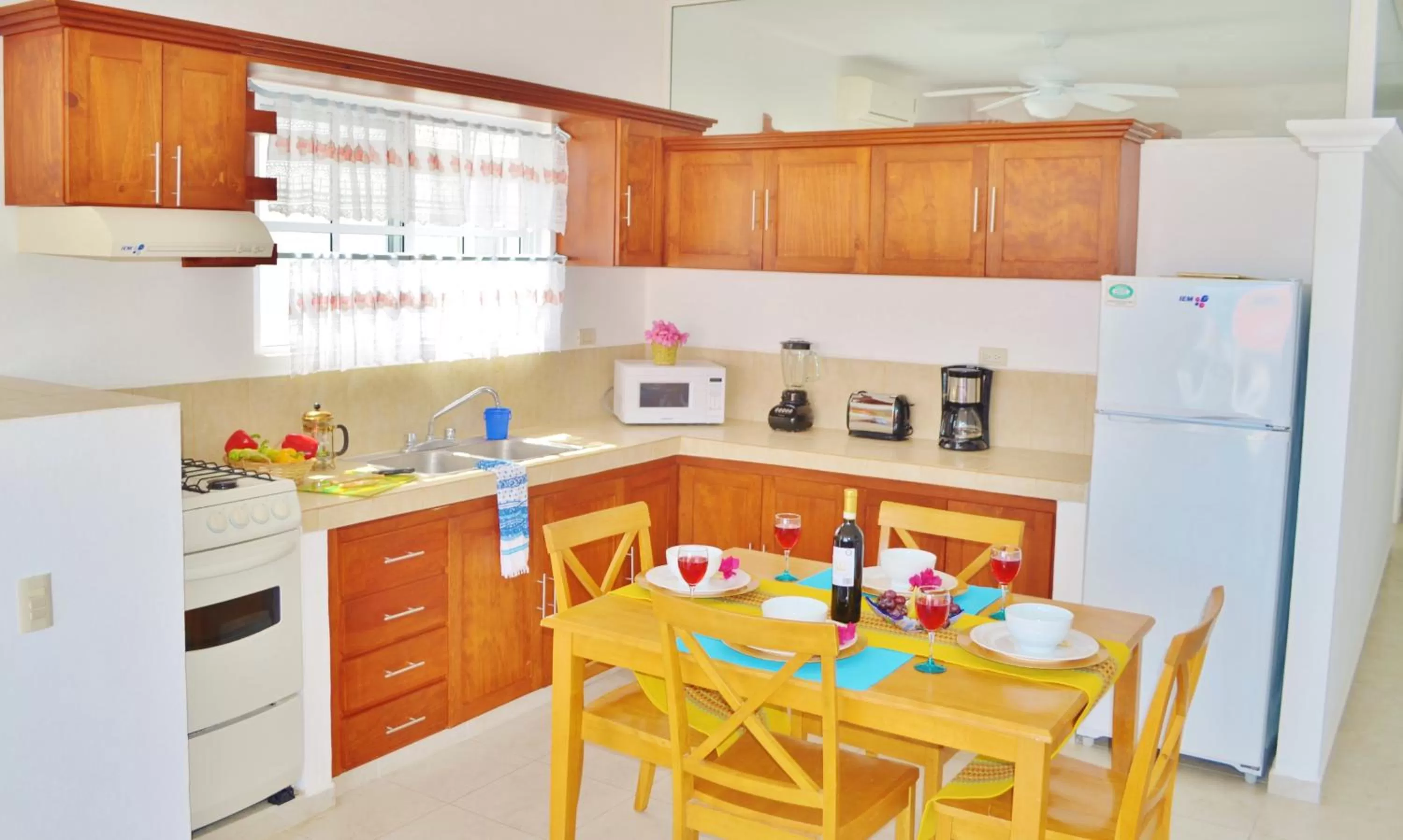 Kitchen or kitchenette in Corales Suites