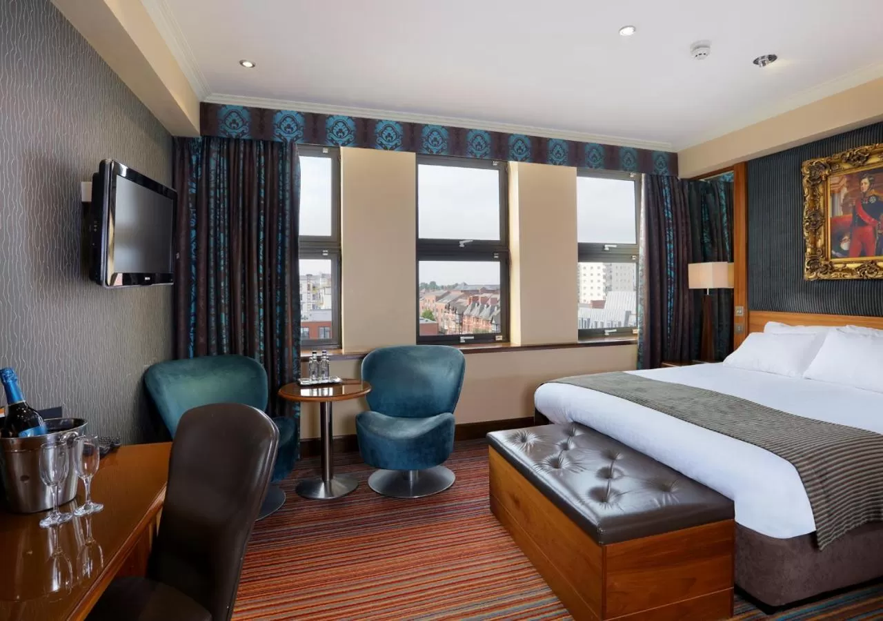 Bedroom, Bed in The Queen at Chester Hotel, BW Premier Collection