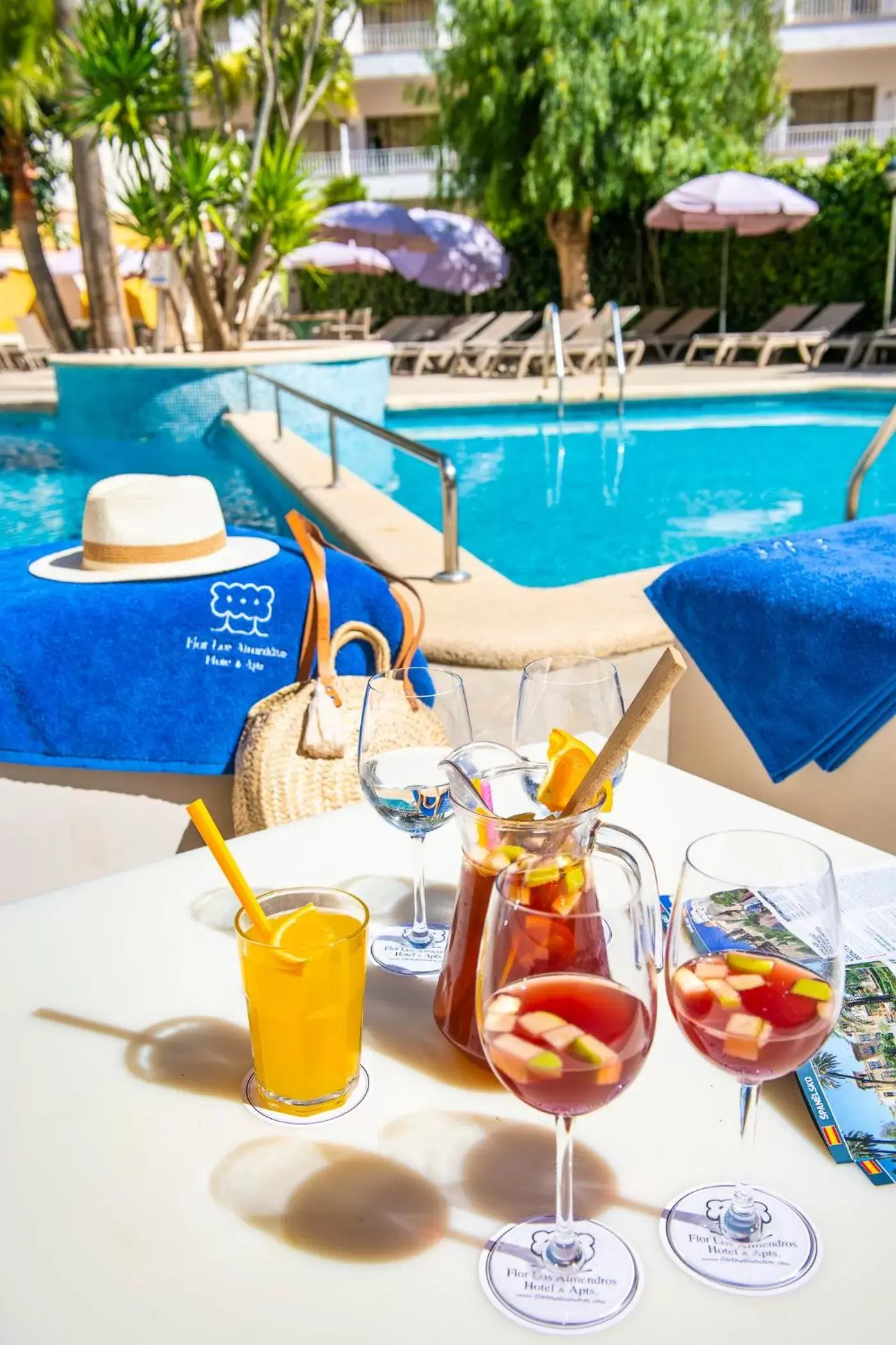 Swimming Pool in Hotel Flor Los Almendros