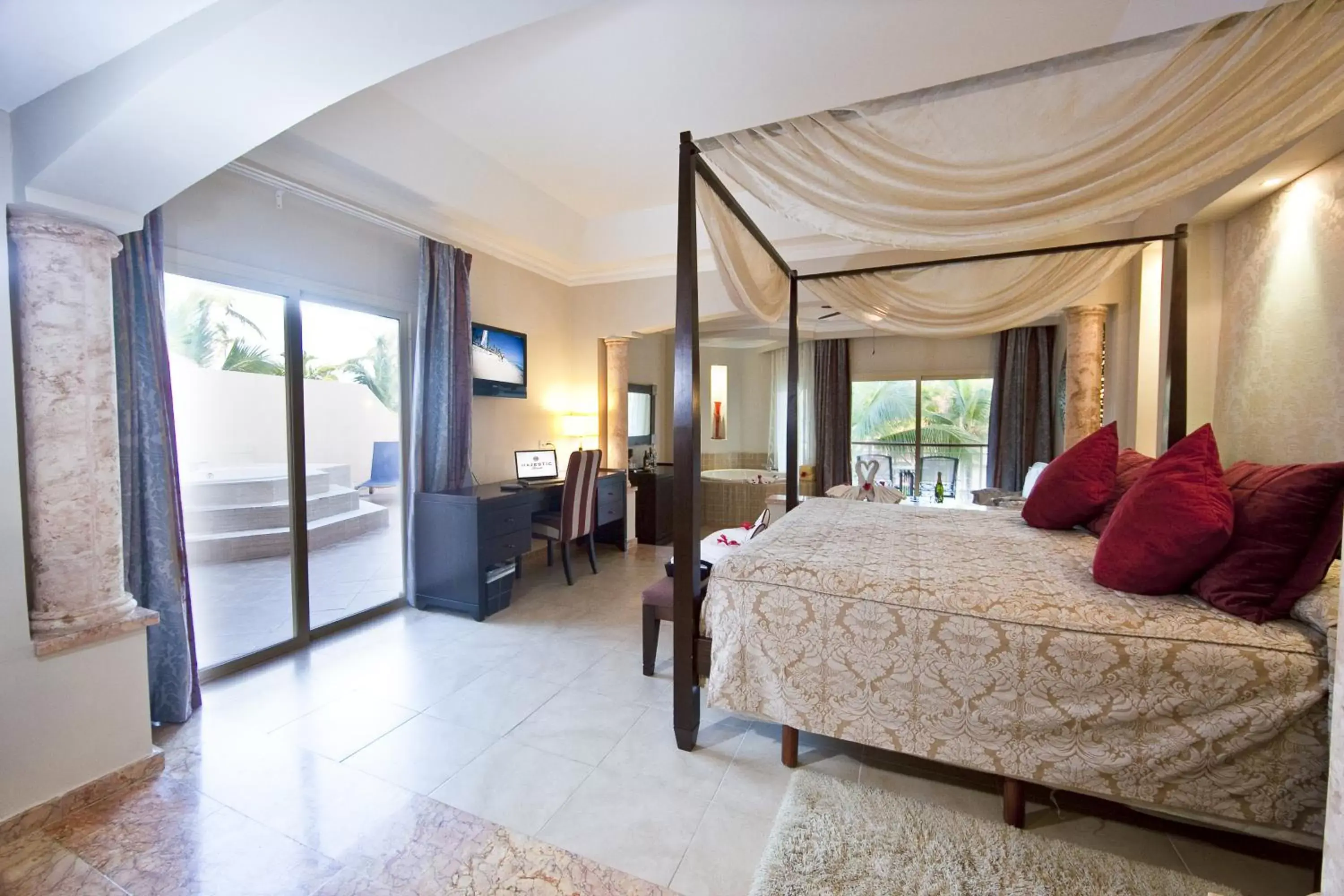 Colonial Jr. Suite with Outdoor Jacuzzi - Free Wifi in Majestic Elegance Punta Cana - All Inclusive