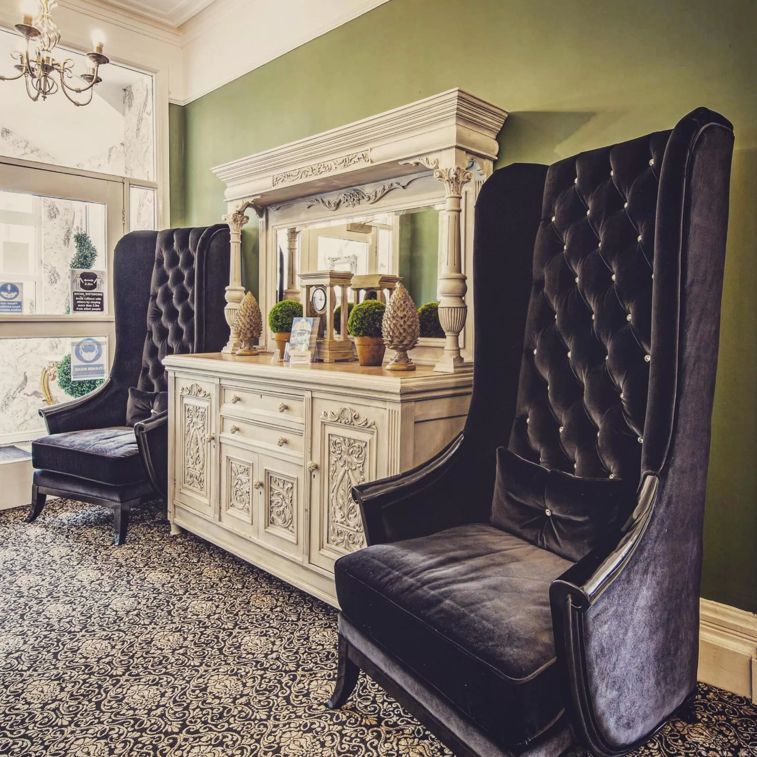 Lobby or reception in Lansdowne House with Private Car Park