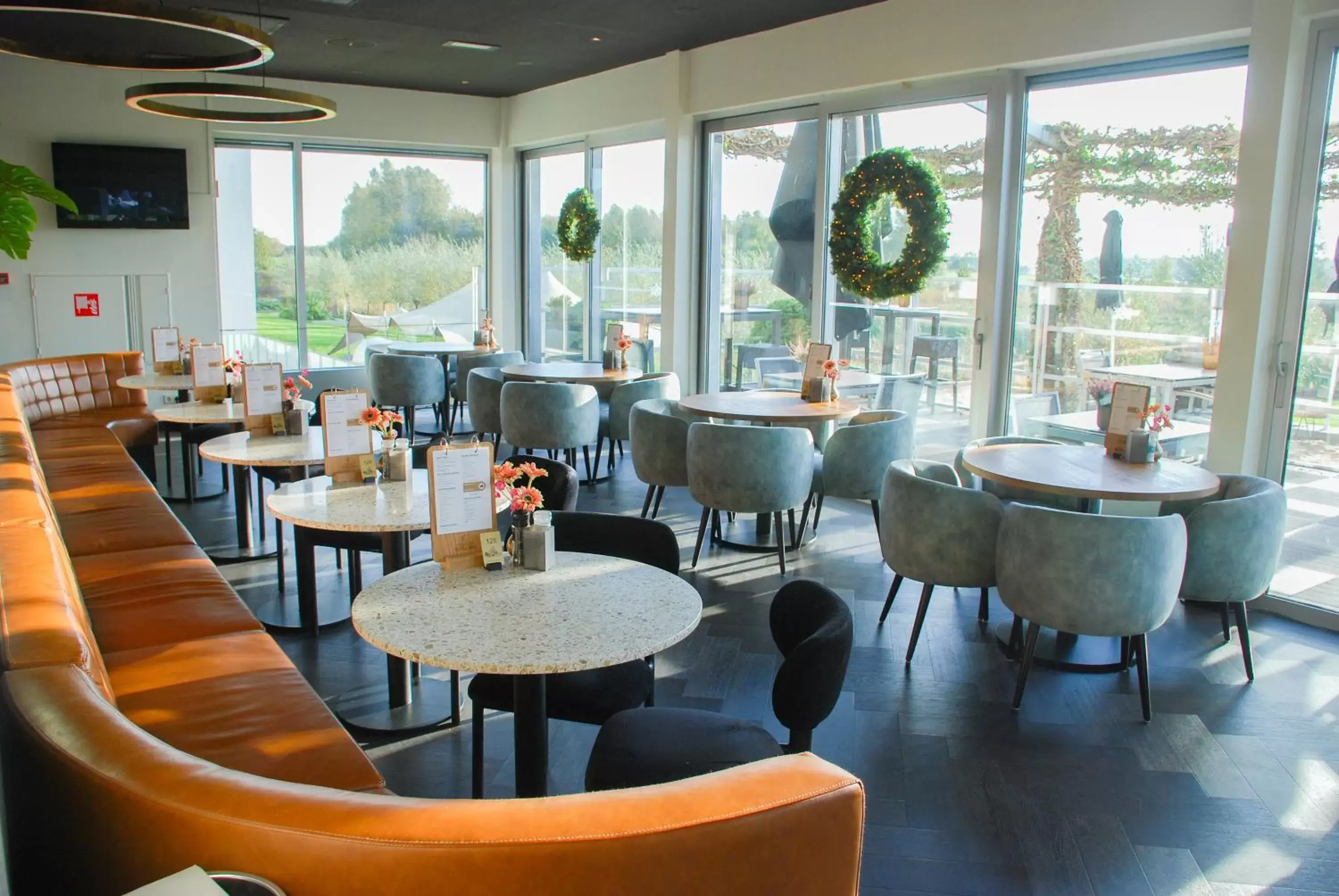 Restaurant/Places to Eat in Van der Valk Hotel ARA Zwijndrecht