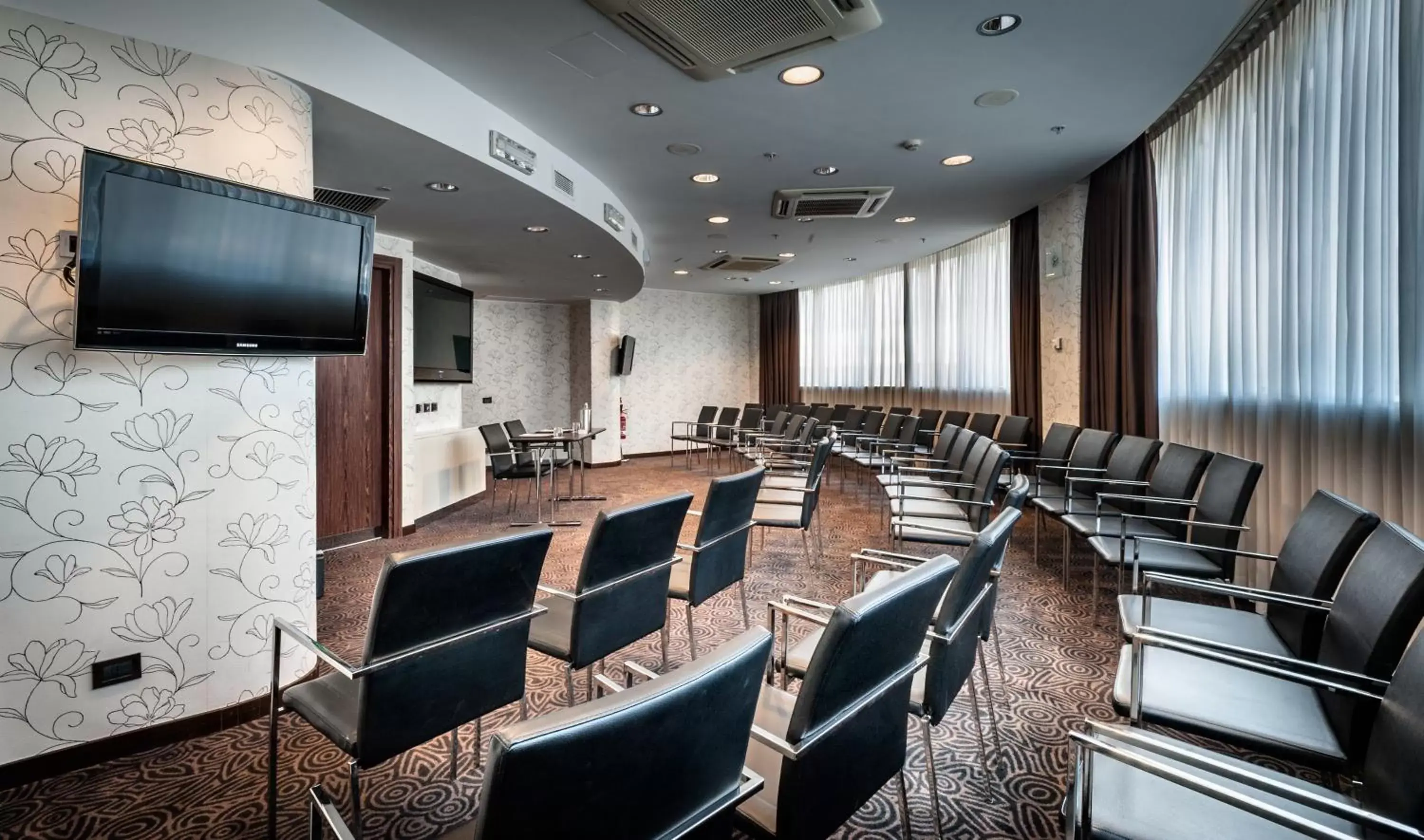 Meeting/conference room, Business Area/Conference Room in Crowne Plaza Milan City, an IHG Hotel