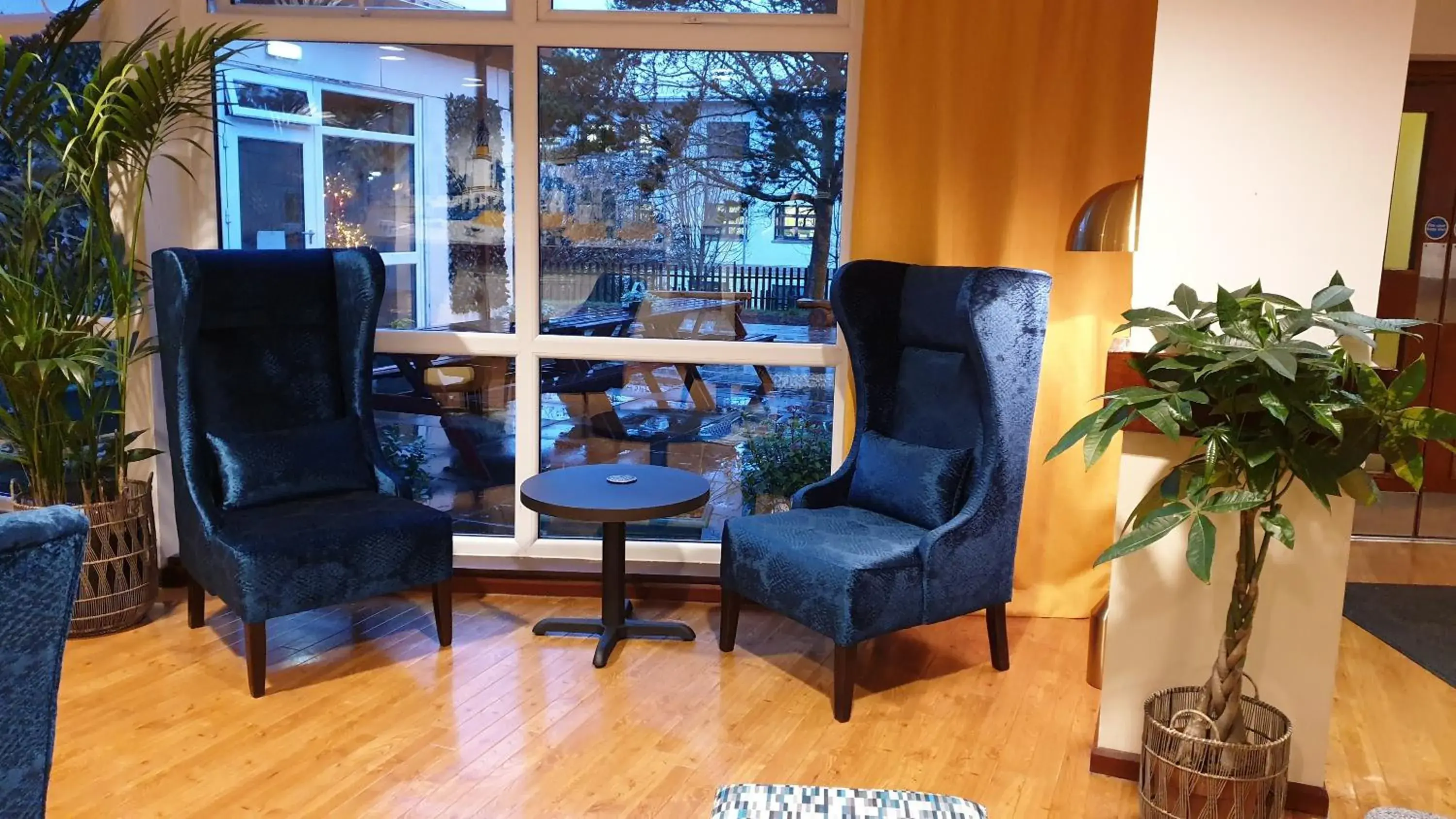 Communal lounge/ TV room, Seating Area in Inverness Youth Hostel