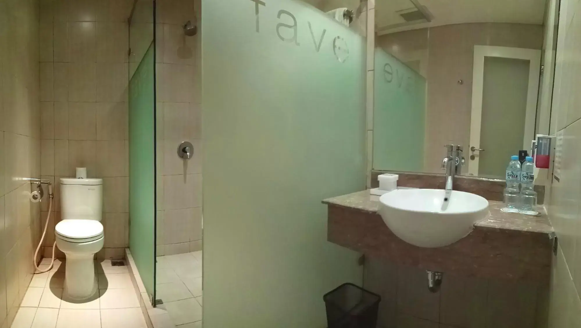 Bathroom in favehotel Braga