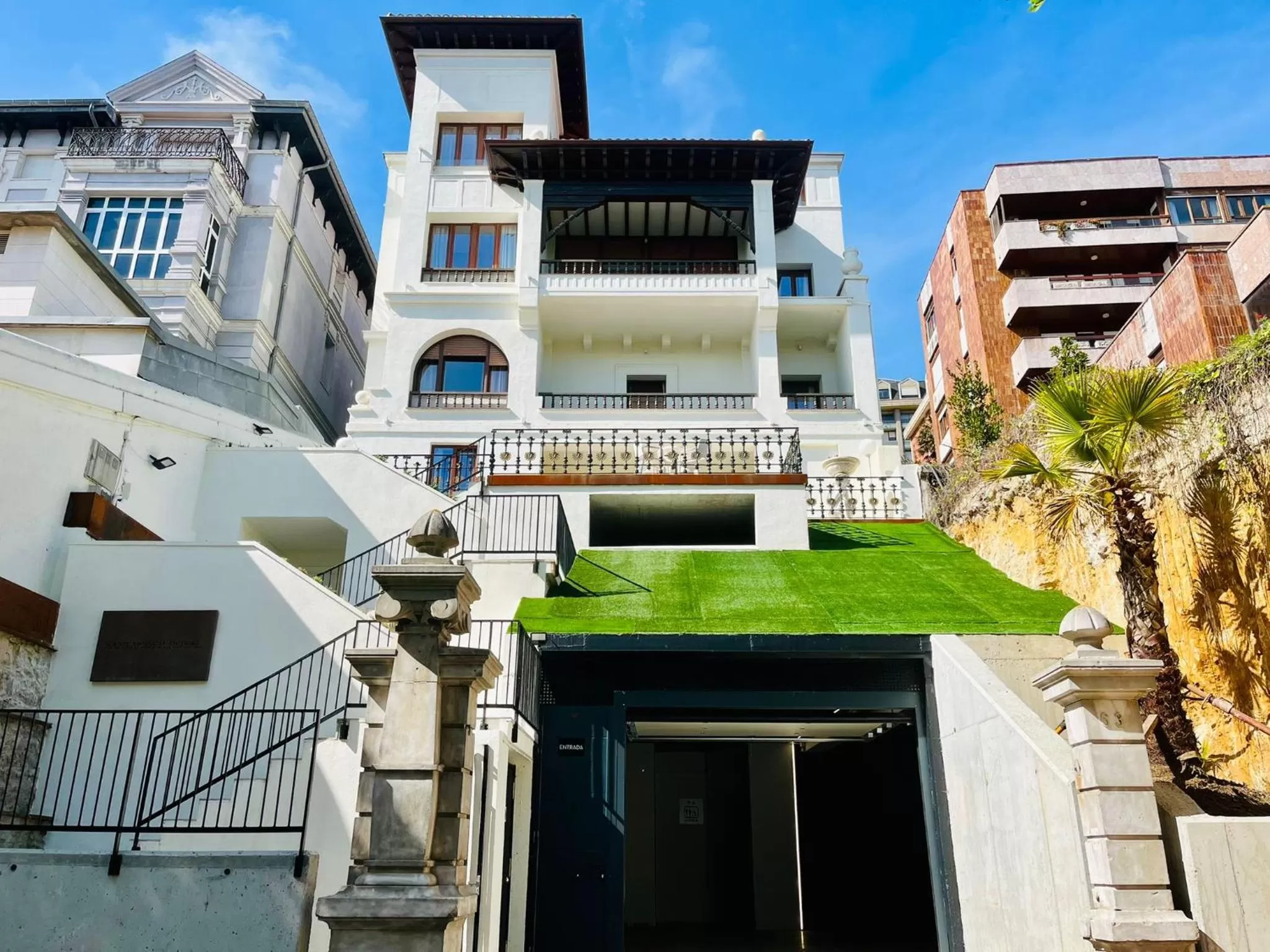 Property Building in Hotel Royal Suite Santander