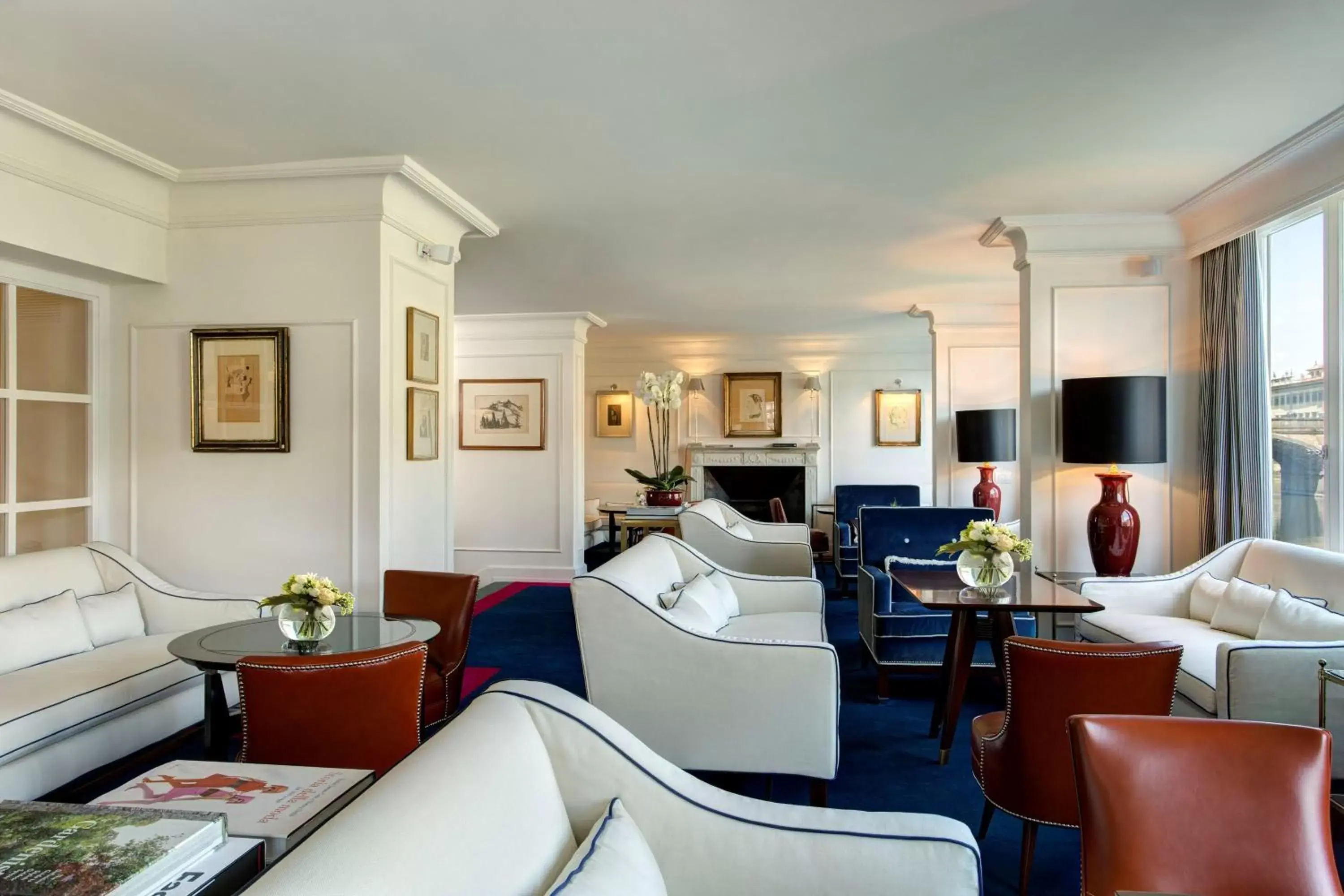 Lobby or reception in Hotel Lungarno - Lungarno Collection Lobby or reception in Hotel Lungarno - Lungarno Collection