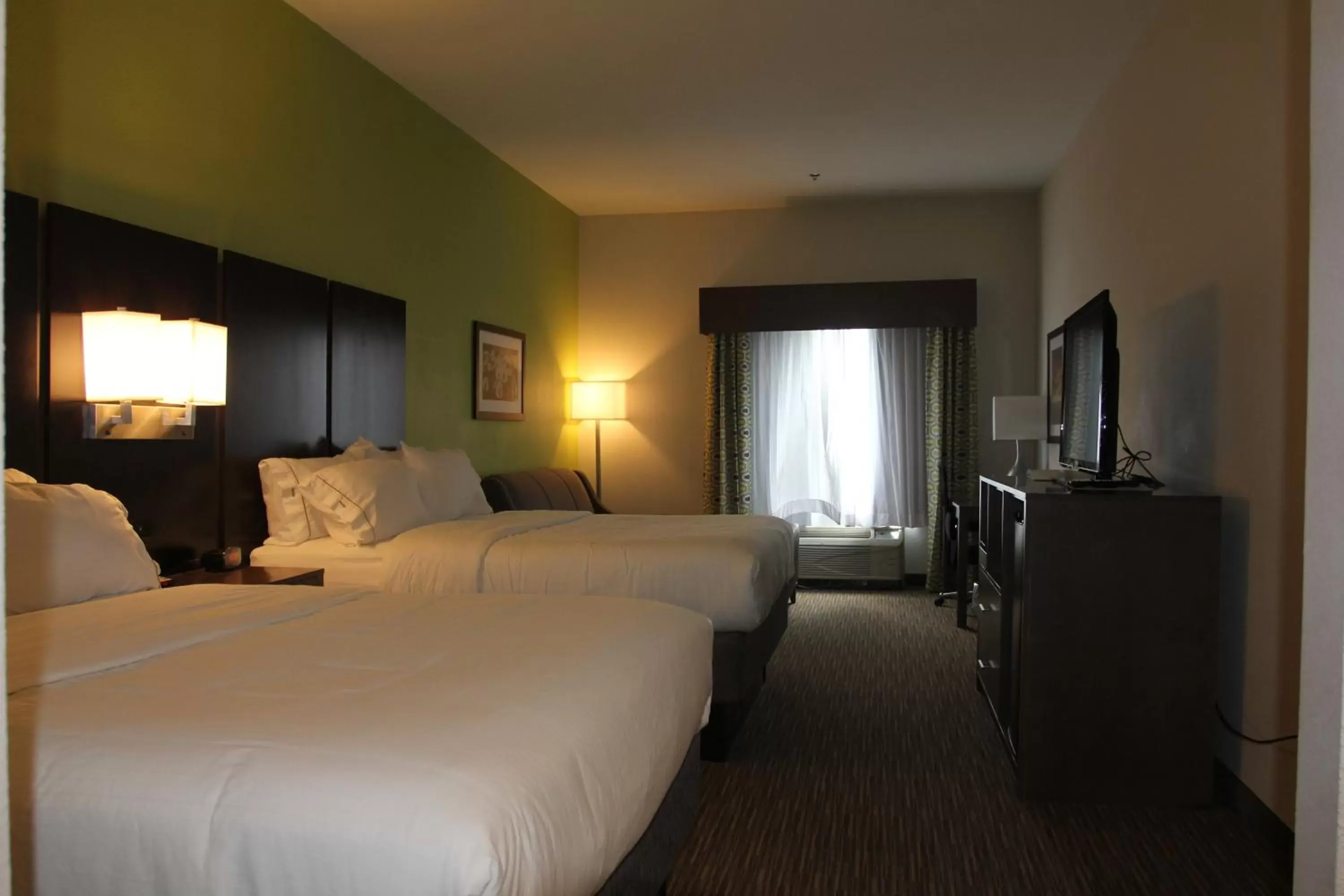 Bedroom, Bed in Holiday Inn Express & Suites Sweetwater, an IHG Hotel