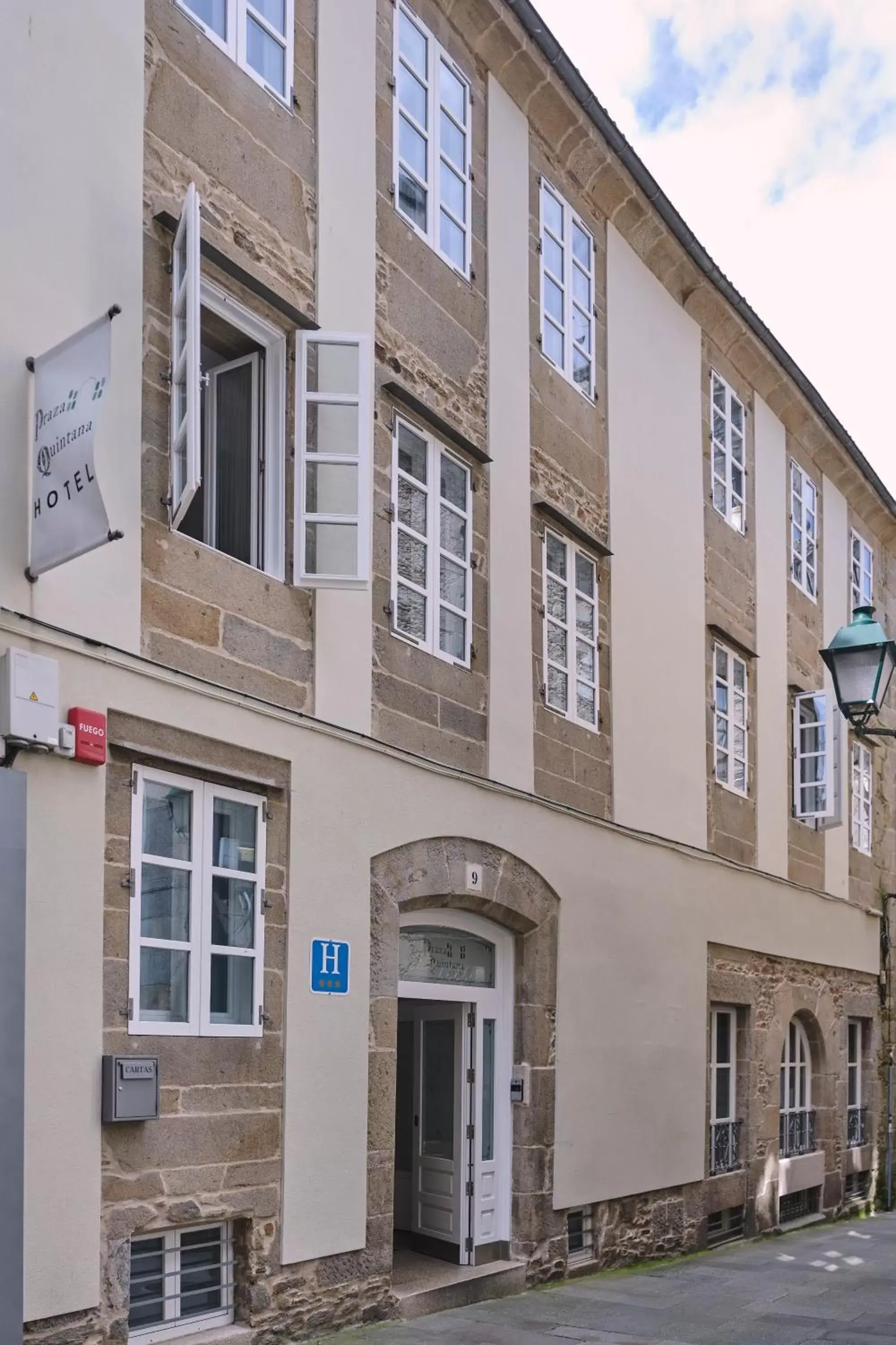 Facade/entrance, Property Building in Hotel Praza Quintana