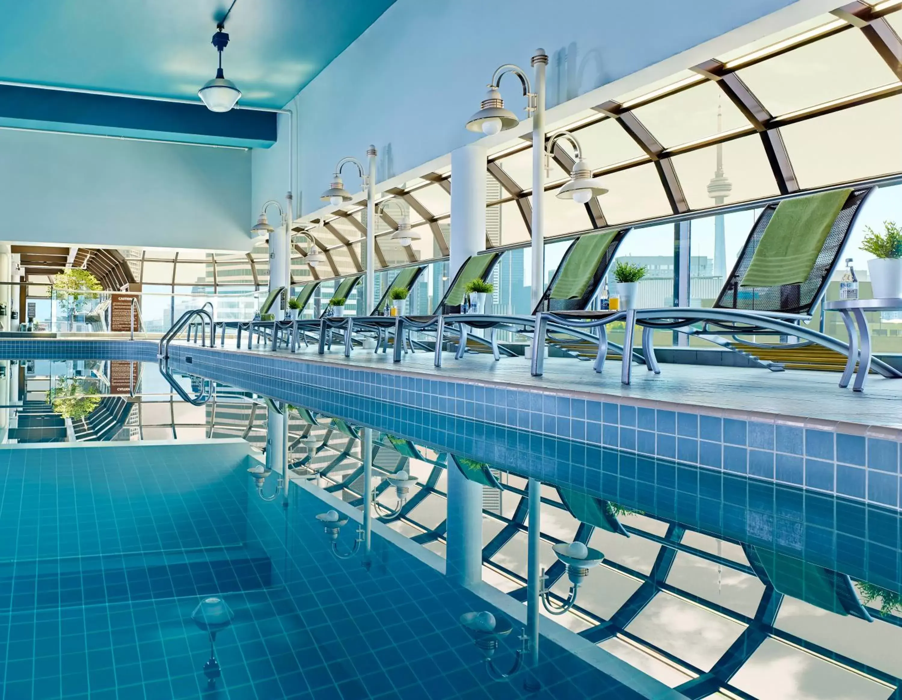 Fitness centre/facilities, Swimming Pool in Chelsea Hotel Toronto