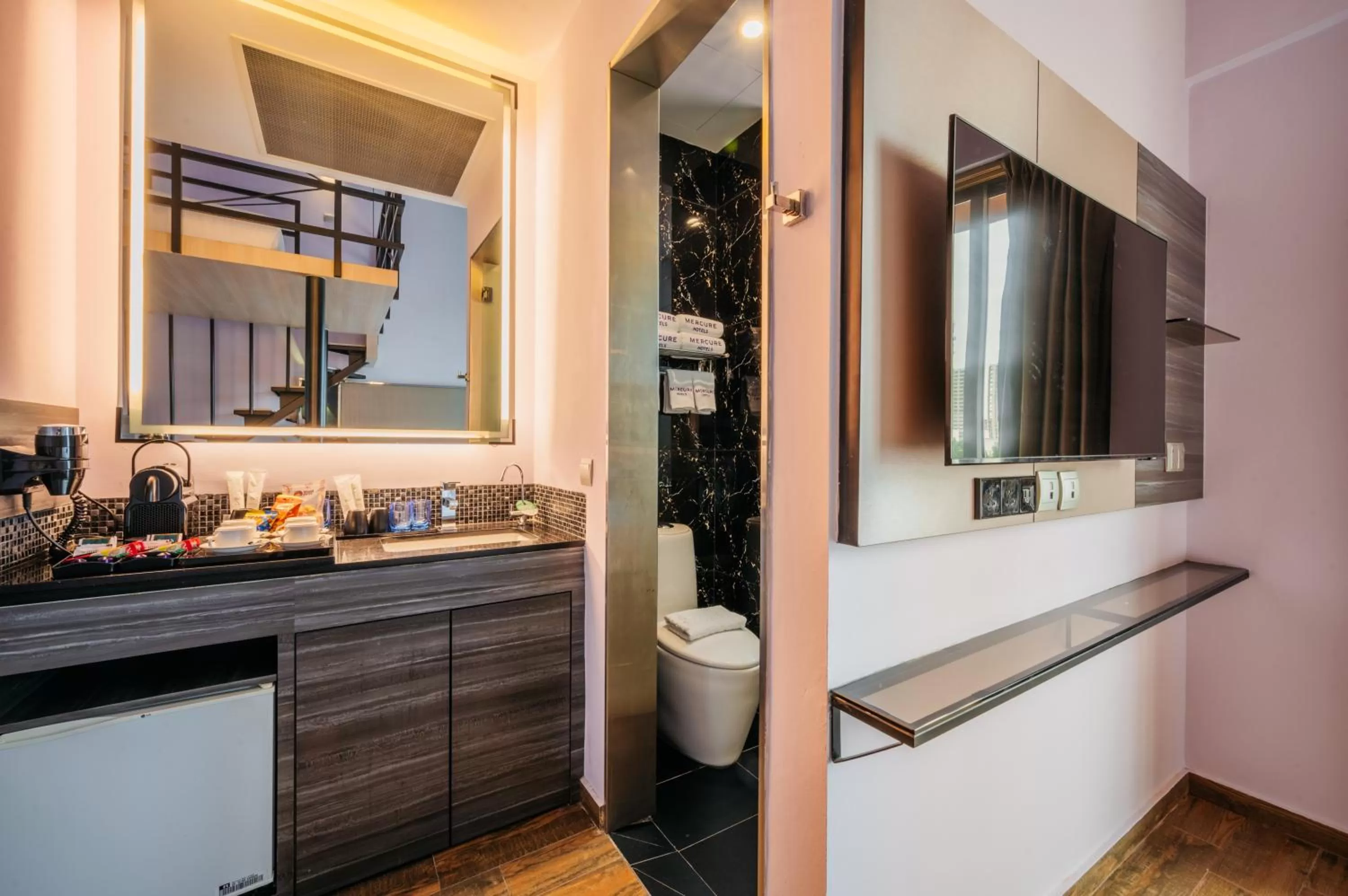 Bathroom in Mercure Singapore Tyrwhitt