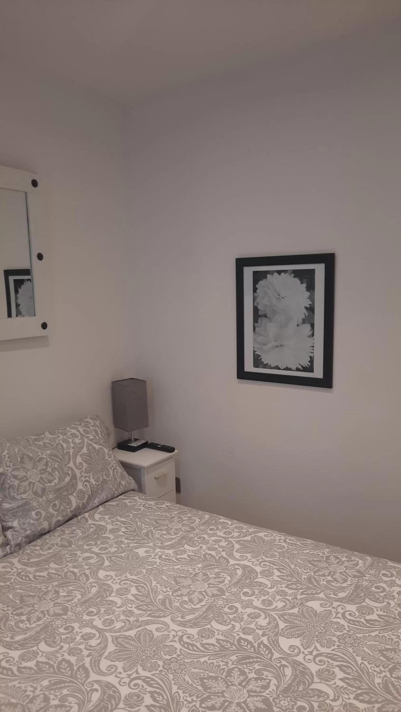 Bed in Lovely Home with full en-suite double bed rooms