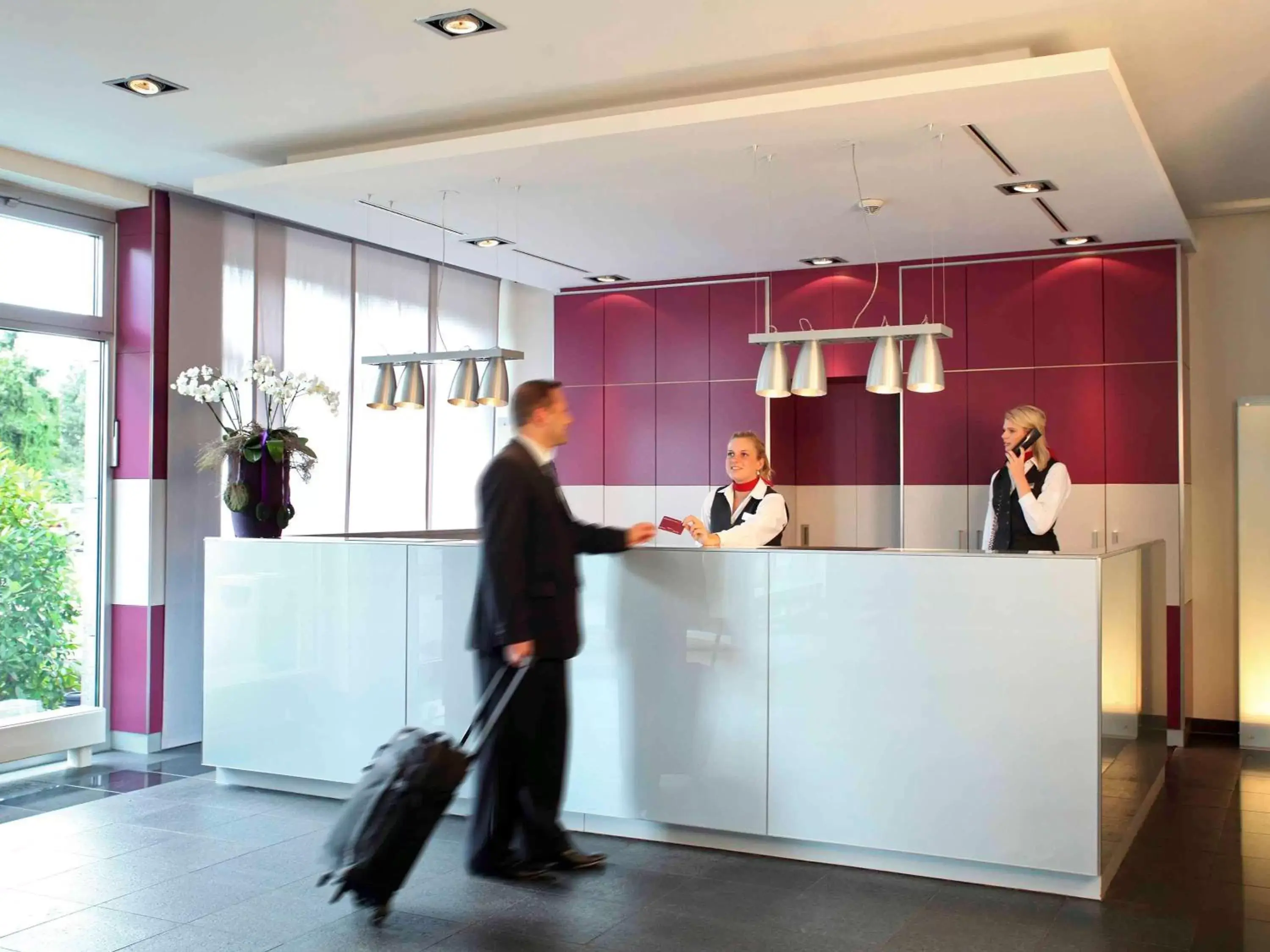 Property building, Lobby/Reception in Mercure Hotel Düsseldorf City Nord