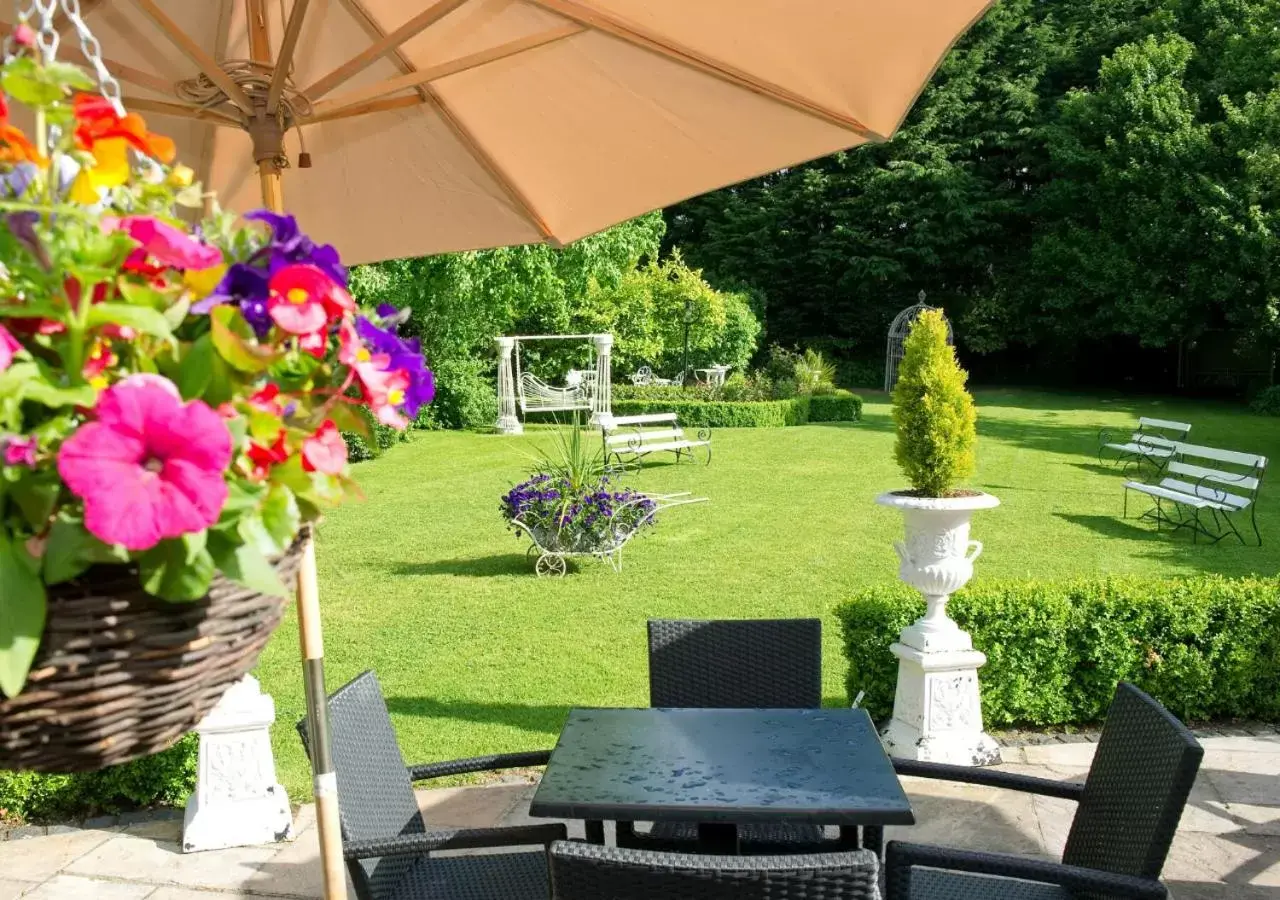 Patio in Headfort Arms Hotel