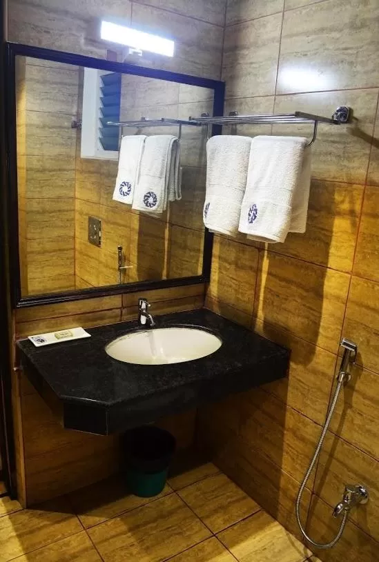 Toilet in Ranis Grand