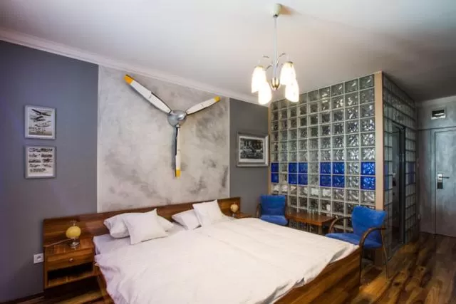 Bed in Retro hotel Garage