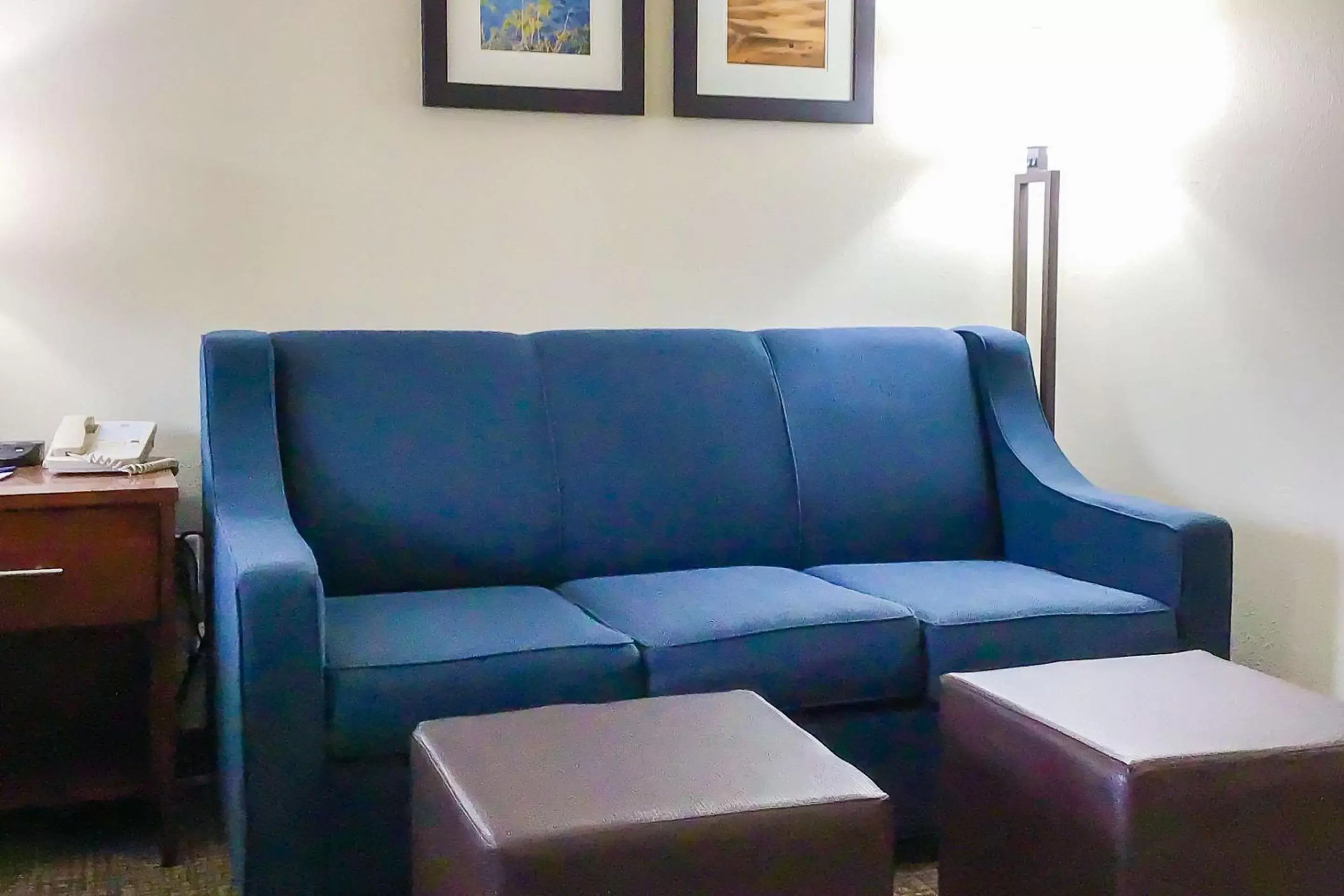 Photo of the whole room, Seating Area in Comfort Inn and Suites Yuma I-8