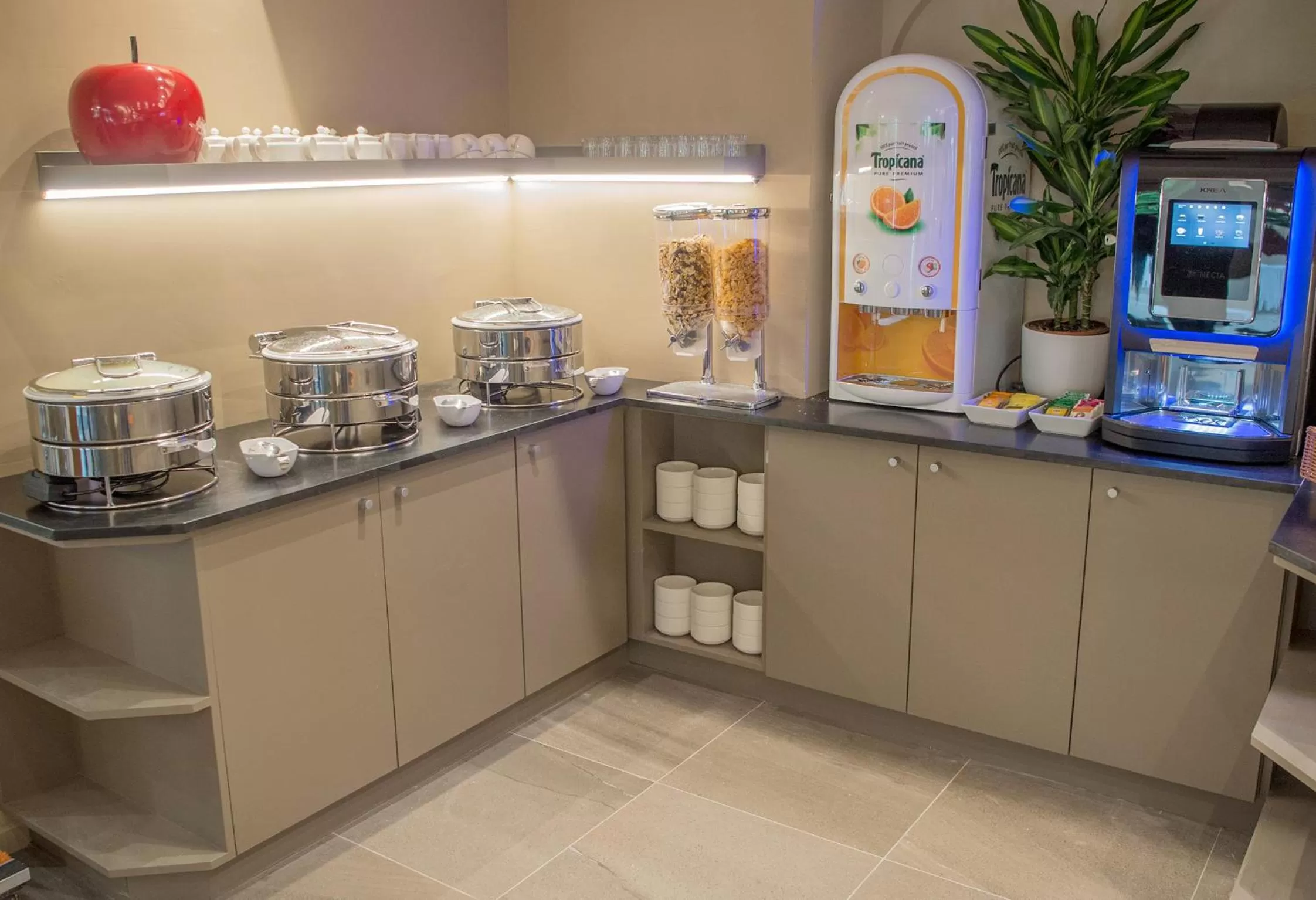 Buffet breakfast in Hotel Lou Castelet