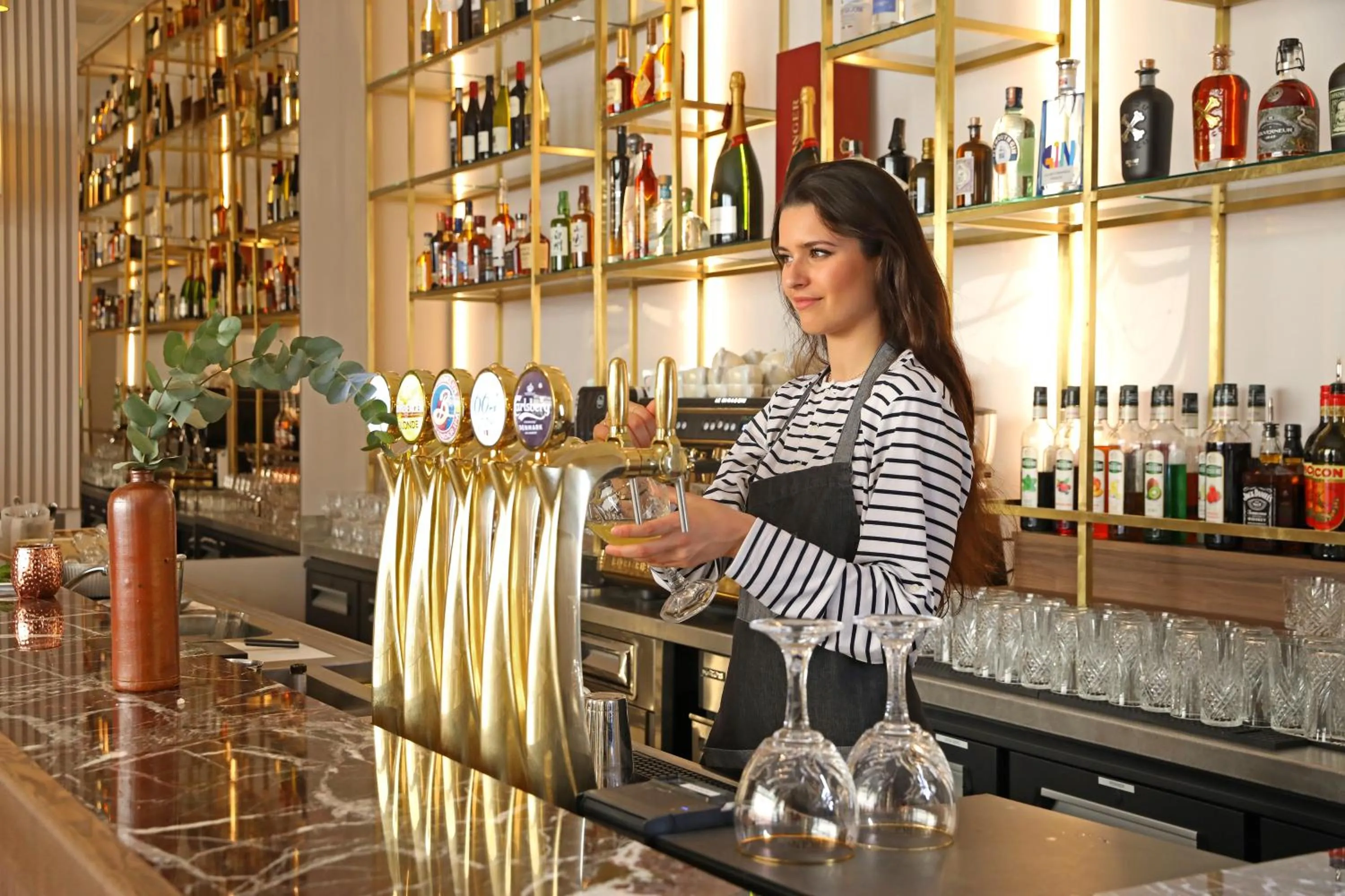 Lounge or bar in Negrecoste Hôtel & Spa