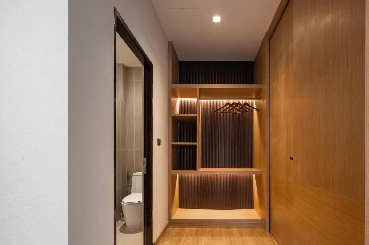 wardrobe in Ban Saithong Beach Resort