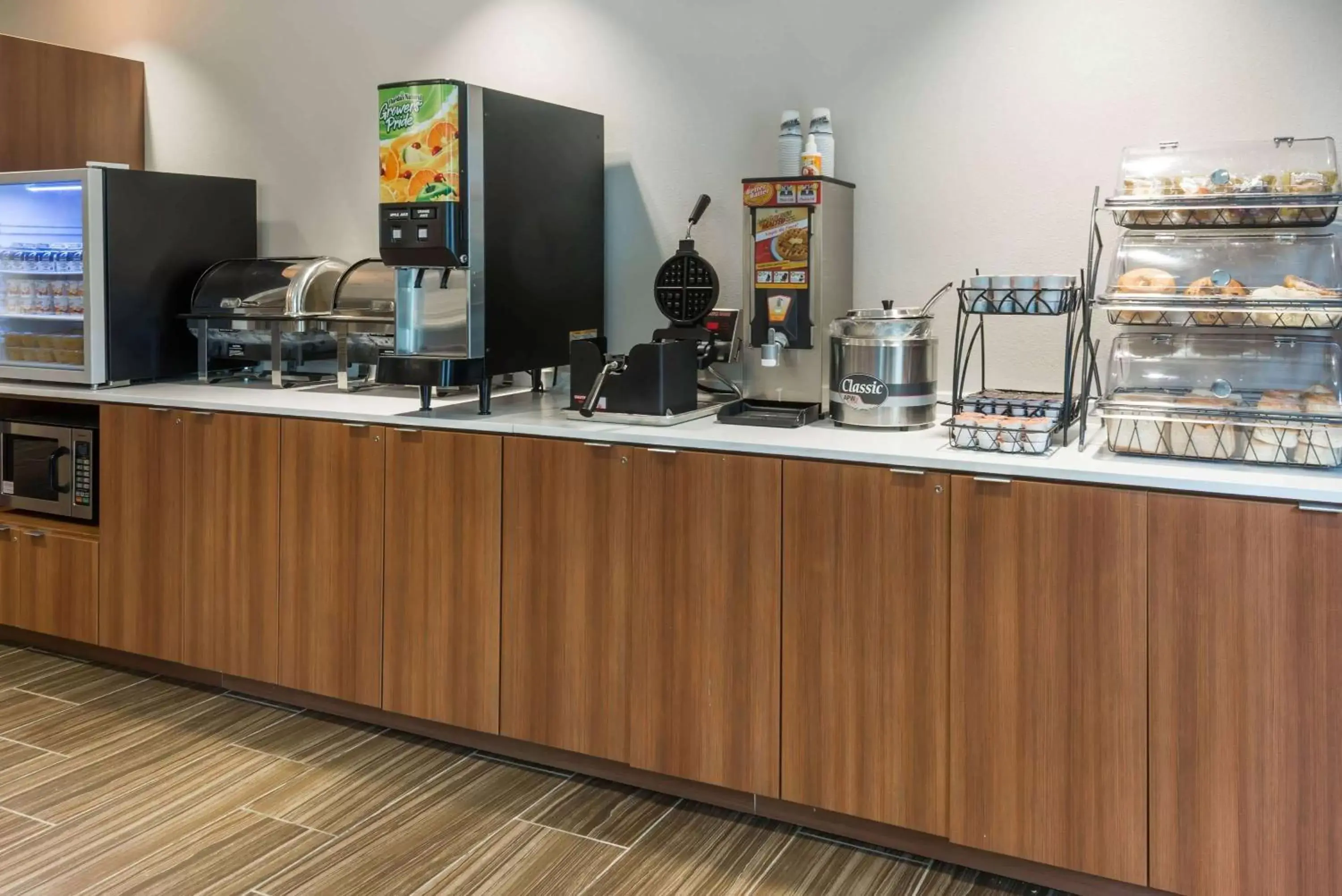 Restaurant/places to eat in Microtel Inn & Suites by Wyndham Altoona Restaurant/places to eat in Microtel Inn & Suites by Wyndham Altoona