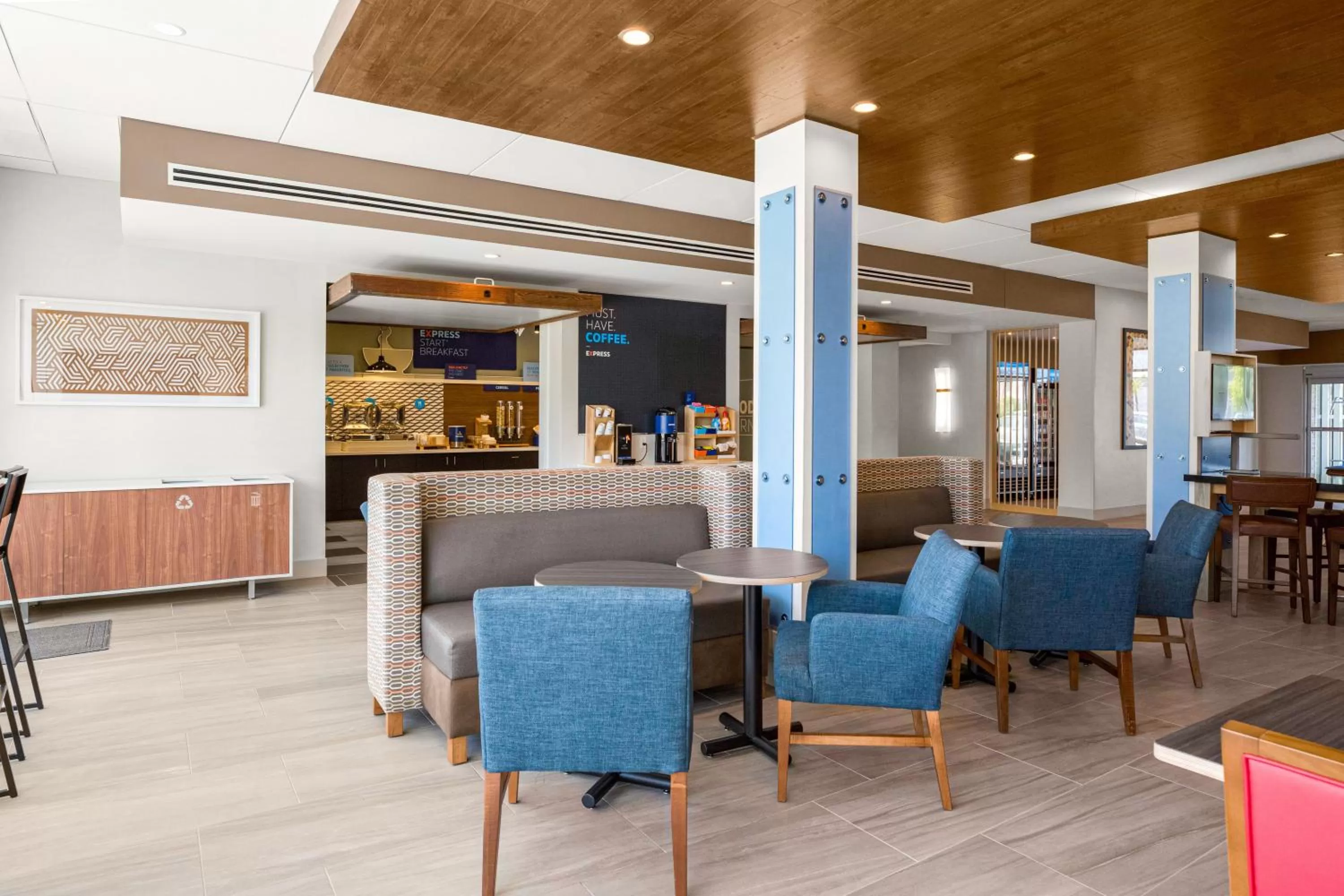 Breakfast in Holiday Inn Express & Suites Sanford - Lake Mary by IHG