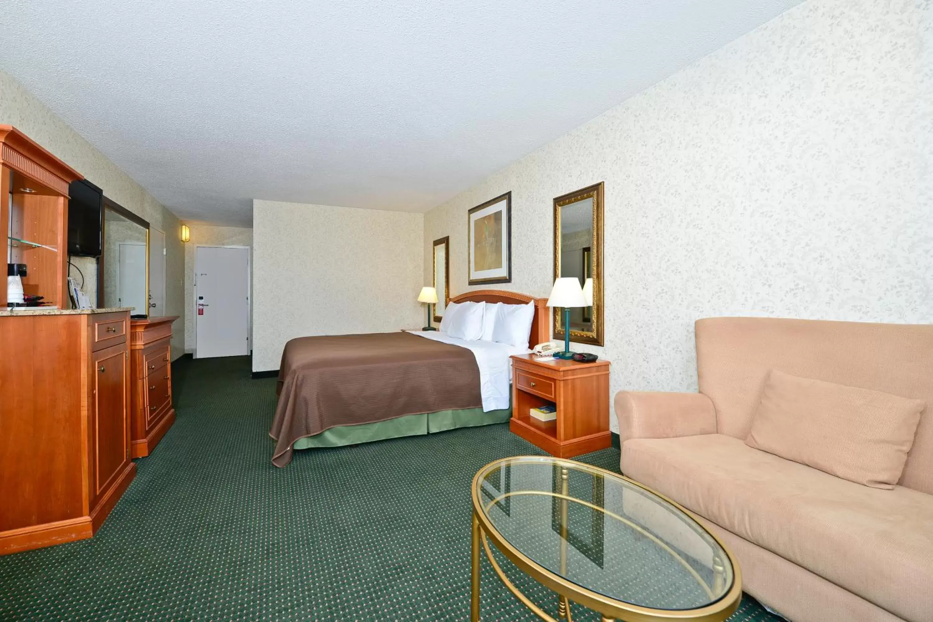 Bedroom, Bed in Americas Best Value Inn - Baltimore Bedroom, Bed in Americas Best Value Inn - Baltimore