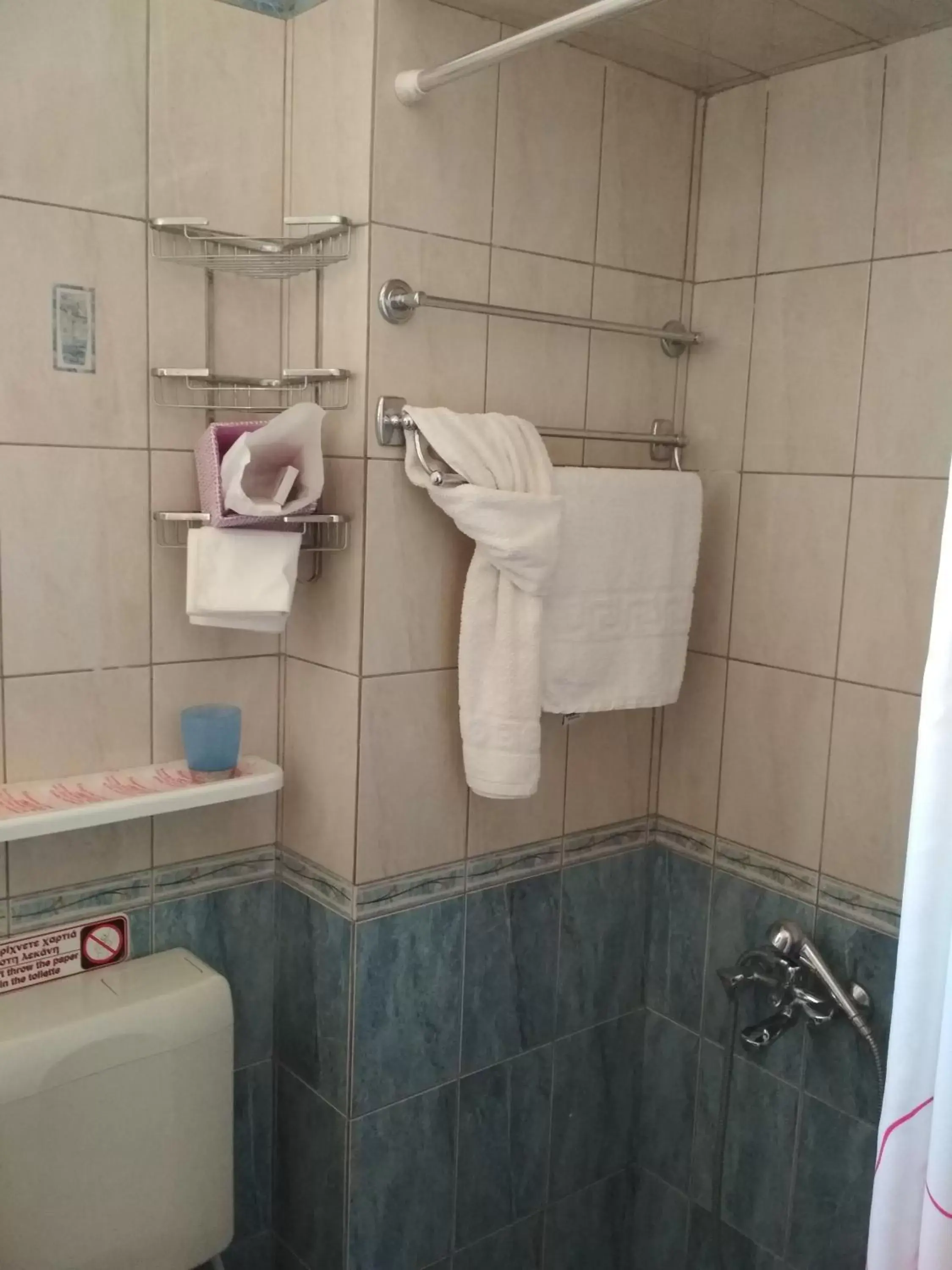 Bathroom in Hotel Fotini