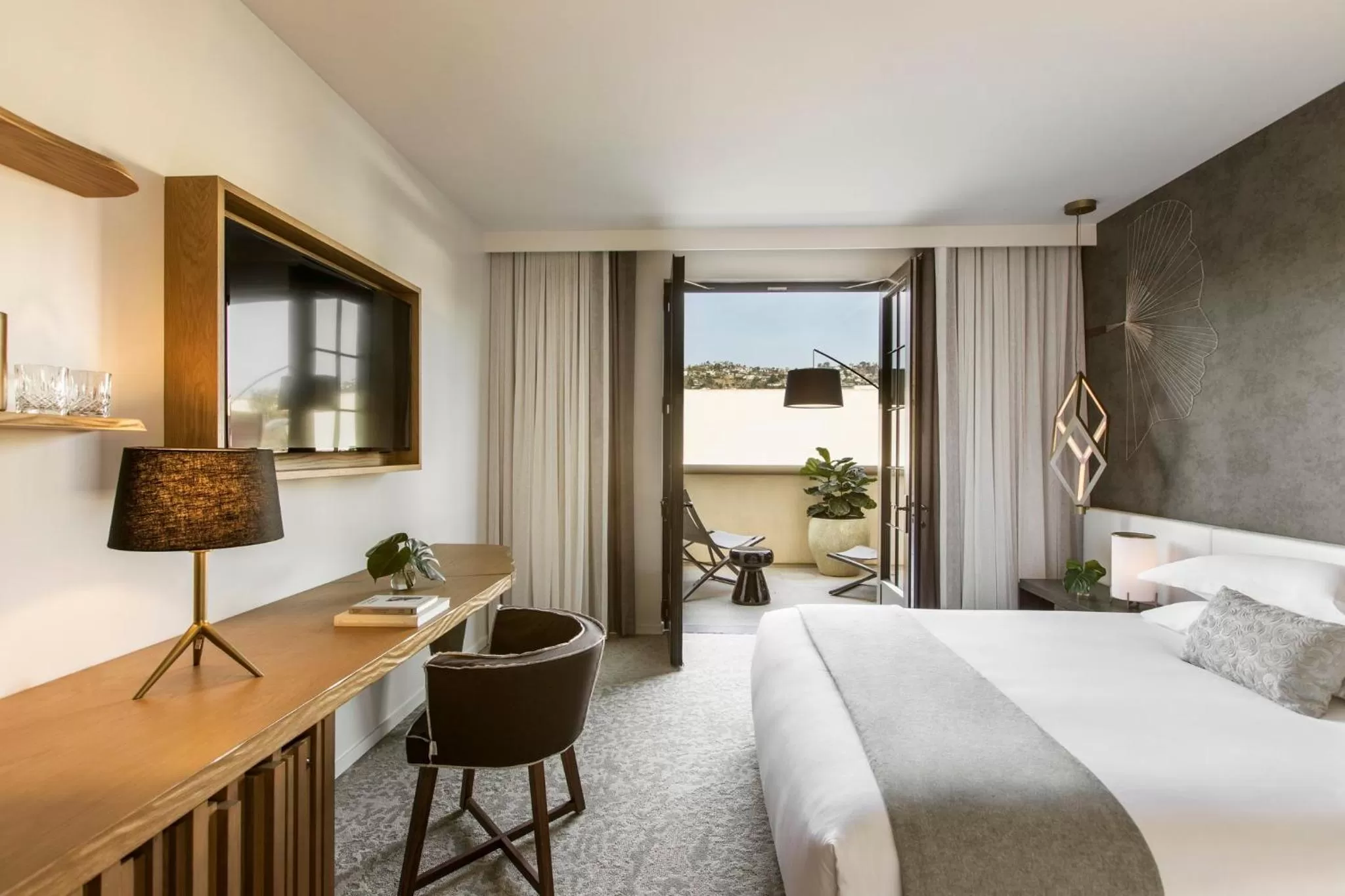 Photo of the whole room, Bed in Kimpton La Peer Hotel West Hollywood by IHG