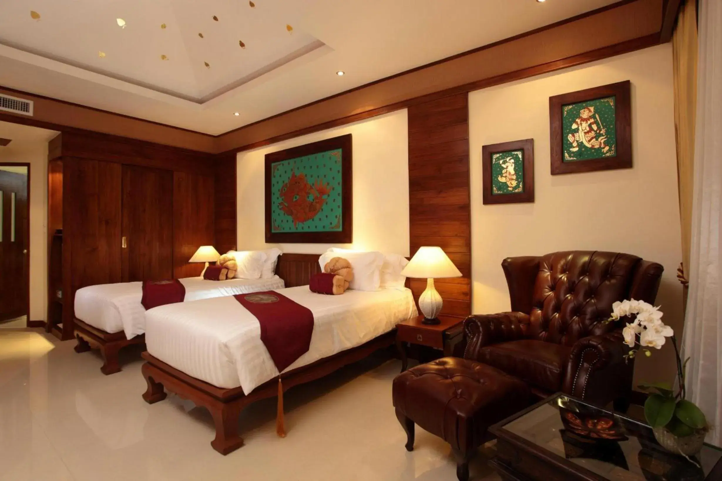 Photo of the whole room, Bed in Kodchasri Thani Hotel
