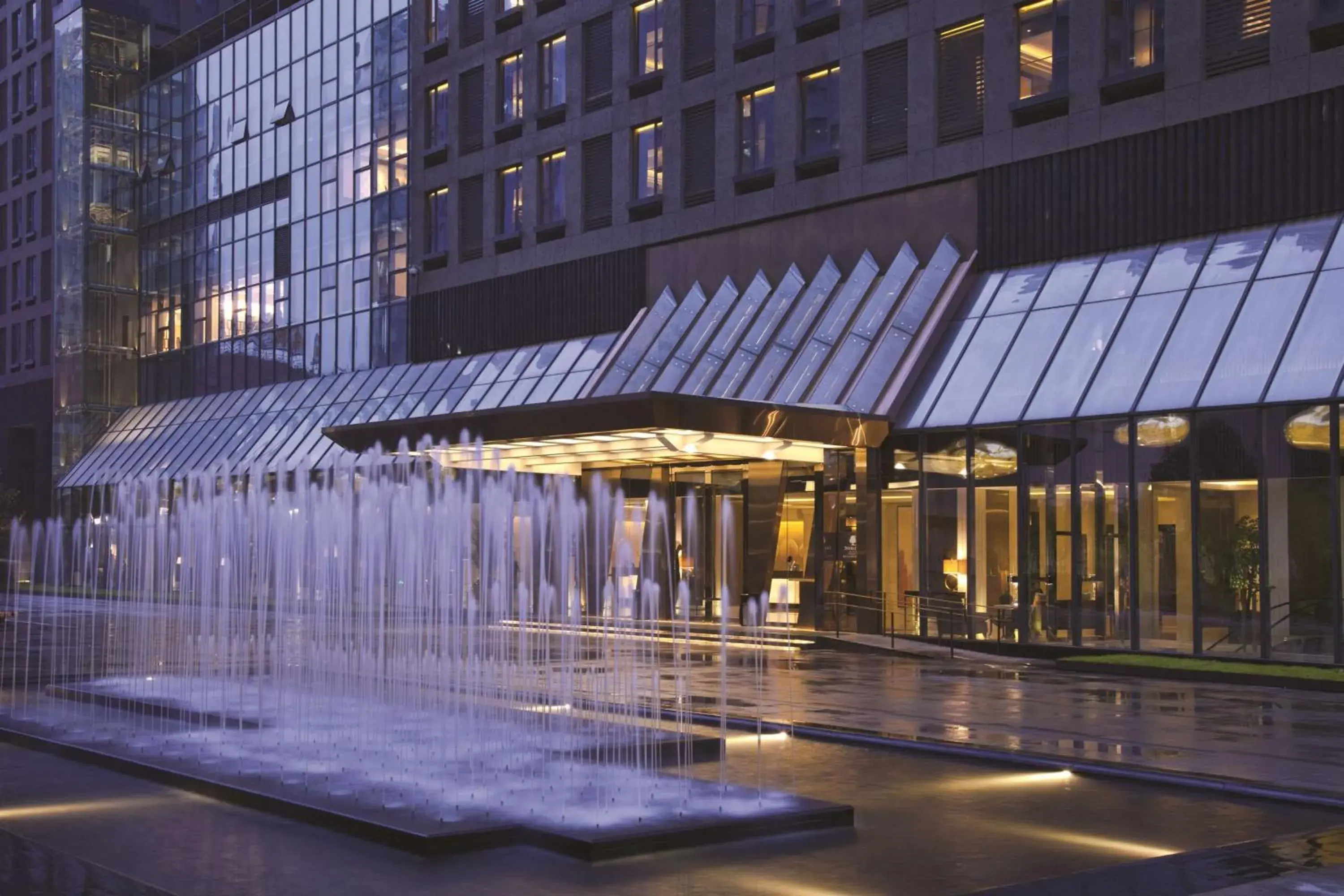Property building in DoubleTree by Hilton Chongqing - Guanyinqiao railway station Property building in DoubleTree by Hilton Chongqing - Guanyinqiao railway station