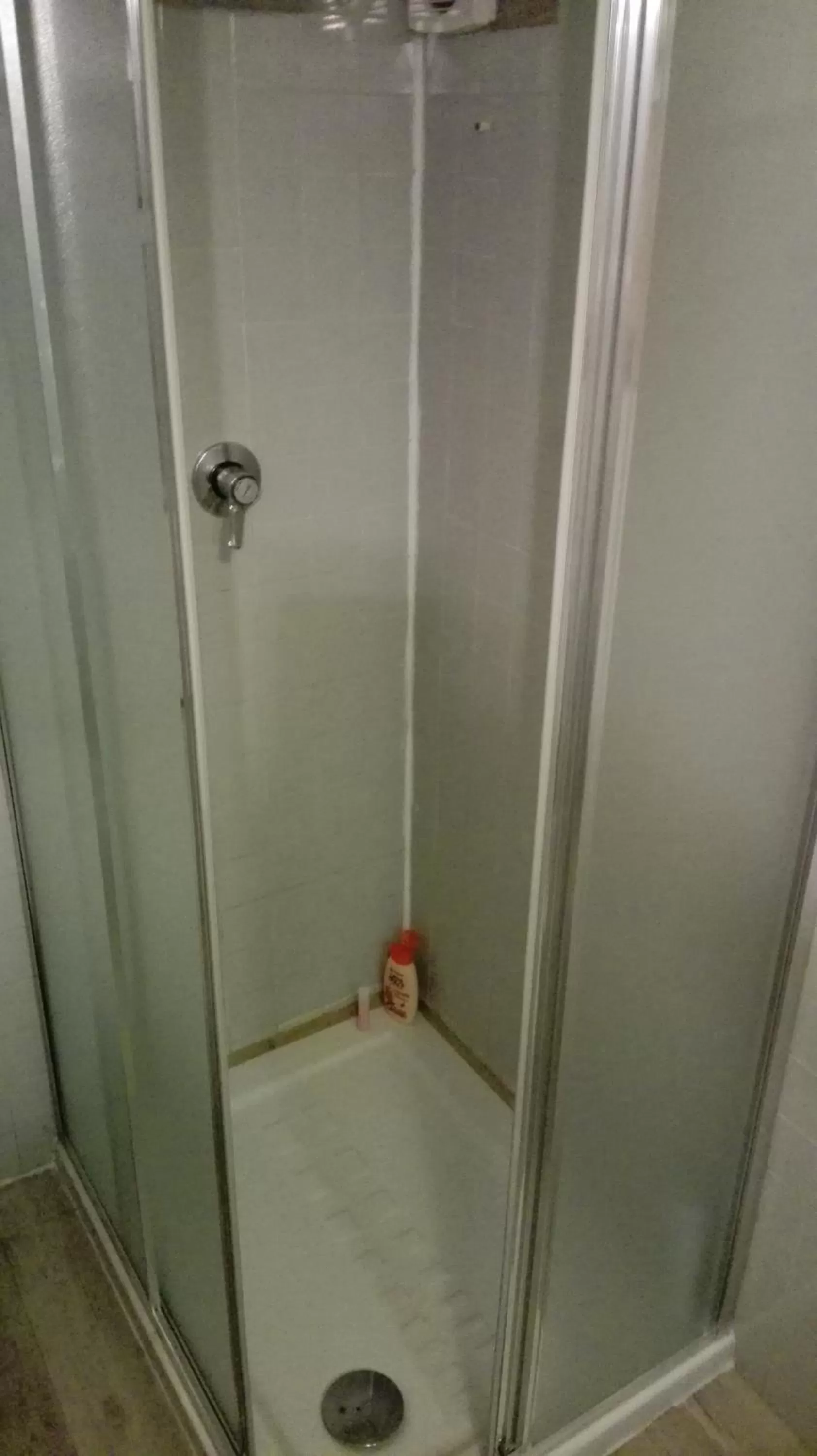 Shower in Casa Adelaide