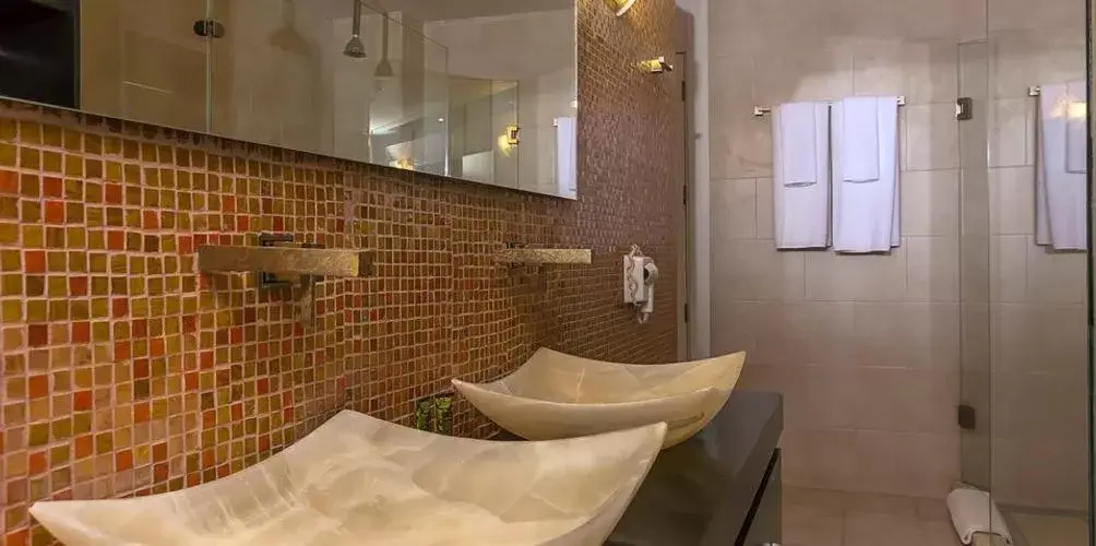 Bathroom in In Fashion Hotel & Spa