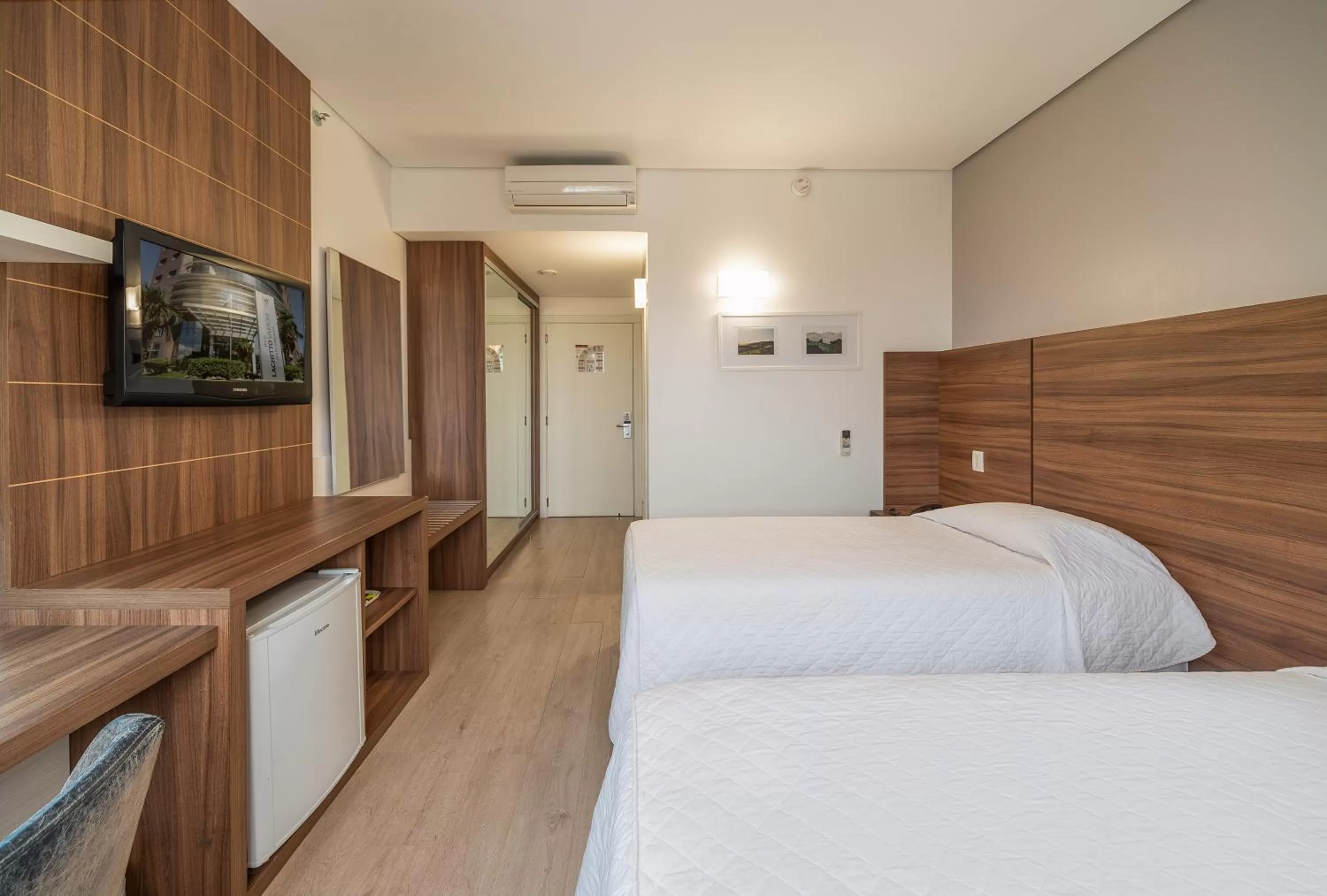 Bedroom, Bed in Hotel Laghetto Bento