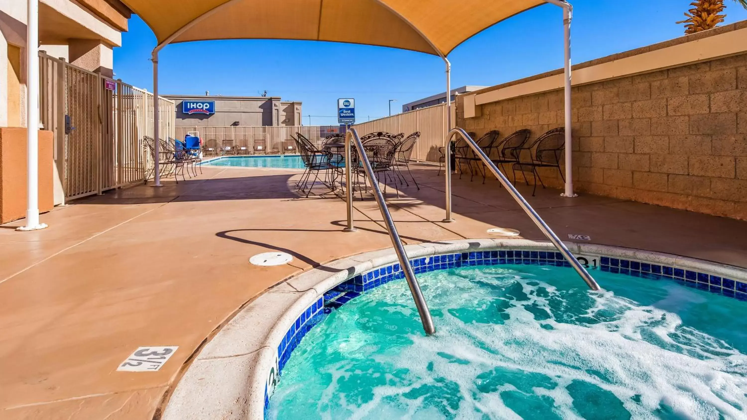 On site, Swimming Pool in Best Western El Centro Inn