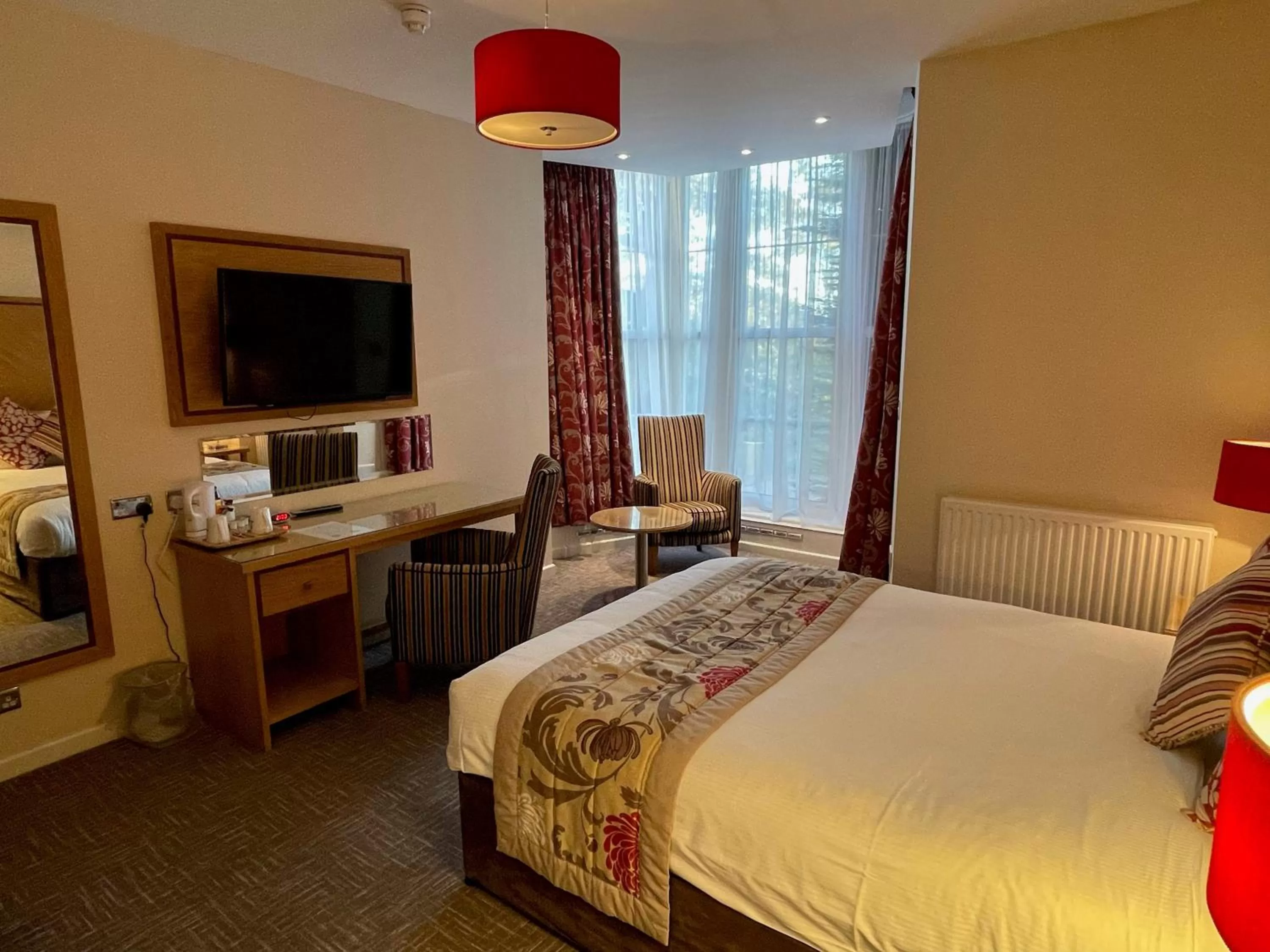 Photo of the whole room, Bed in Best Western Homestead Court Hotel