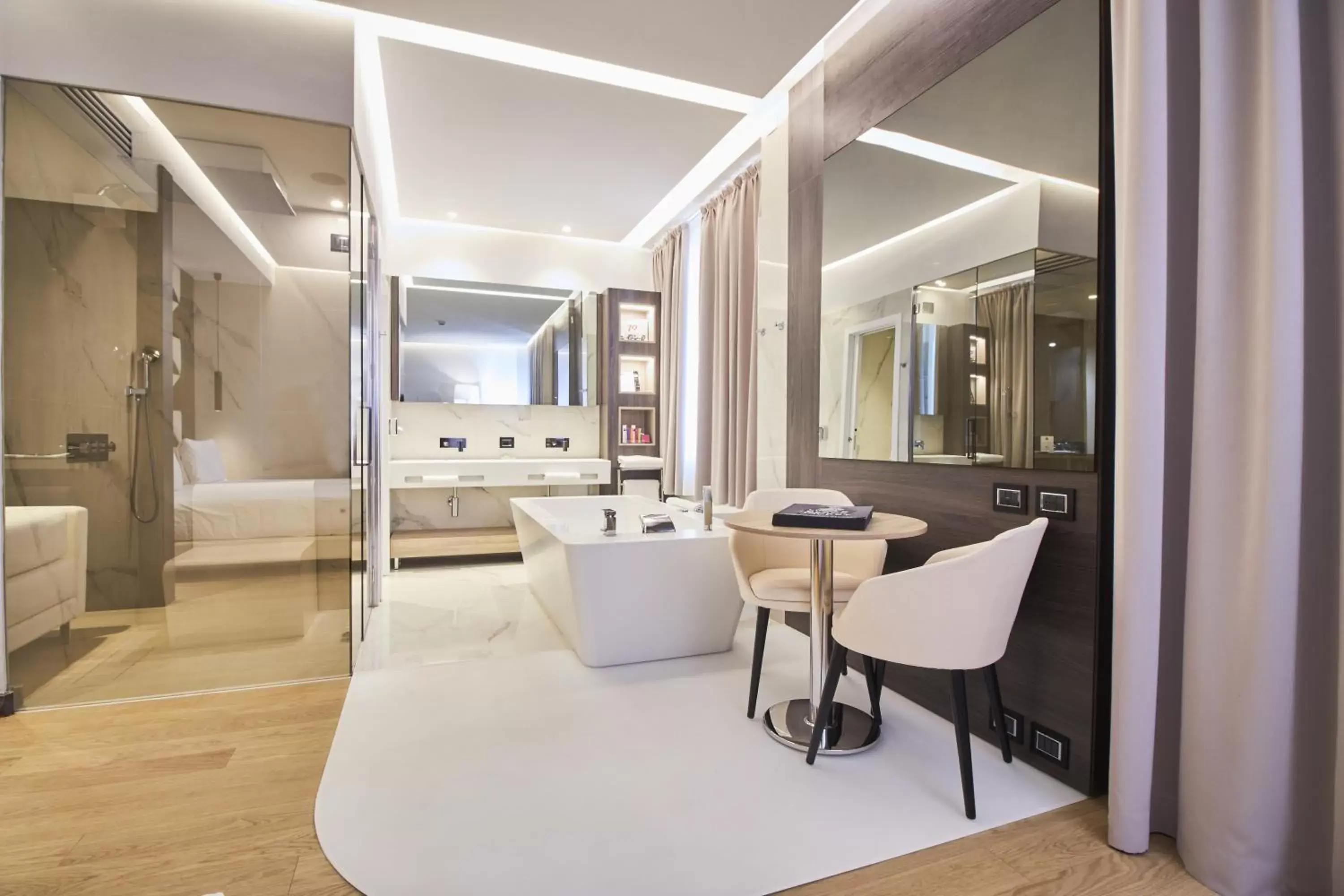 Bathroom, TV/Entertainment Center in iH Hotels Milano Ambasciatori