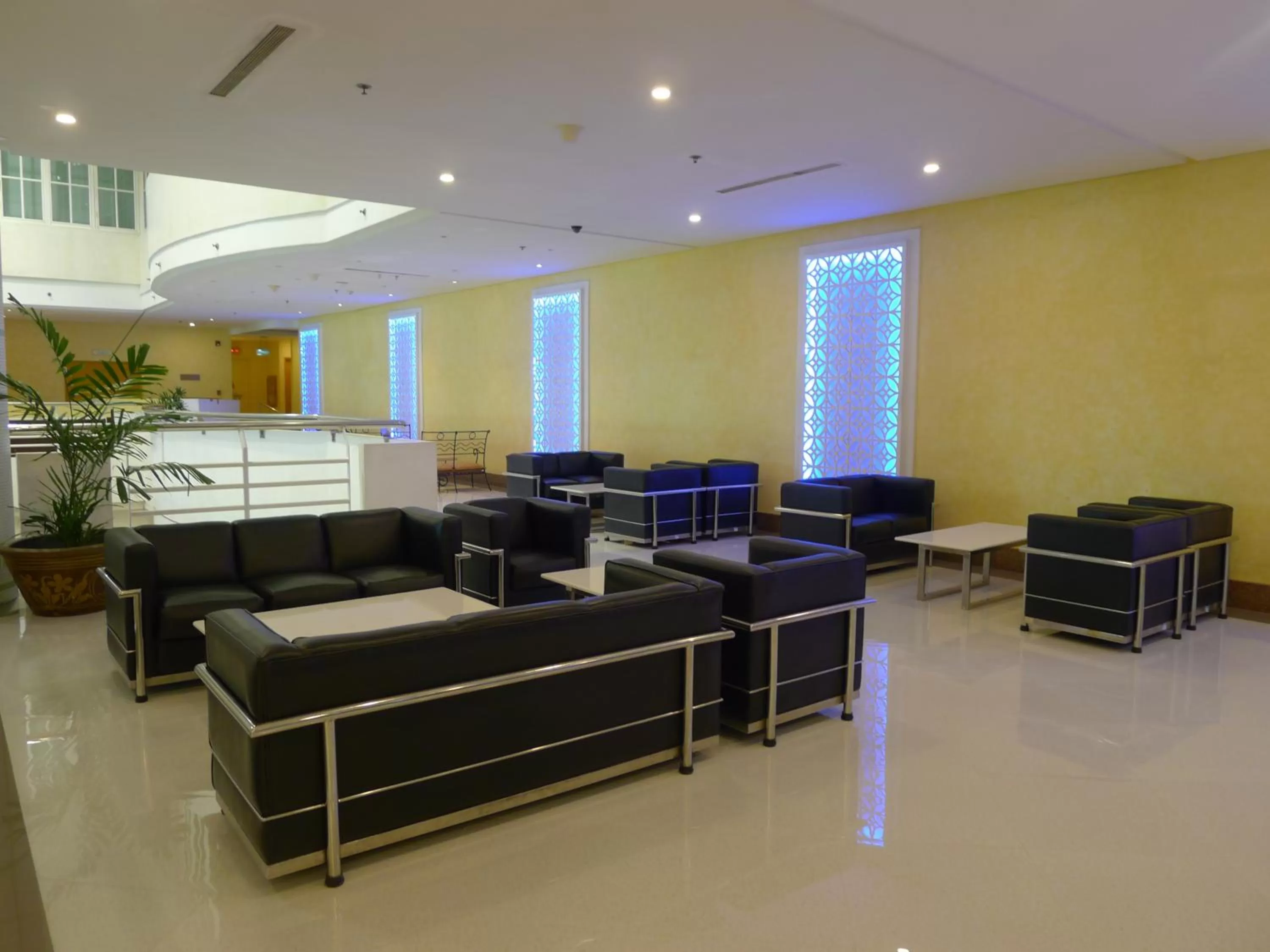 Lobby or reception in Days Hotel by Wyndham Iloilo
