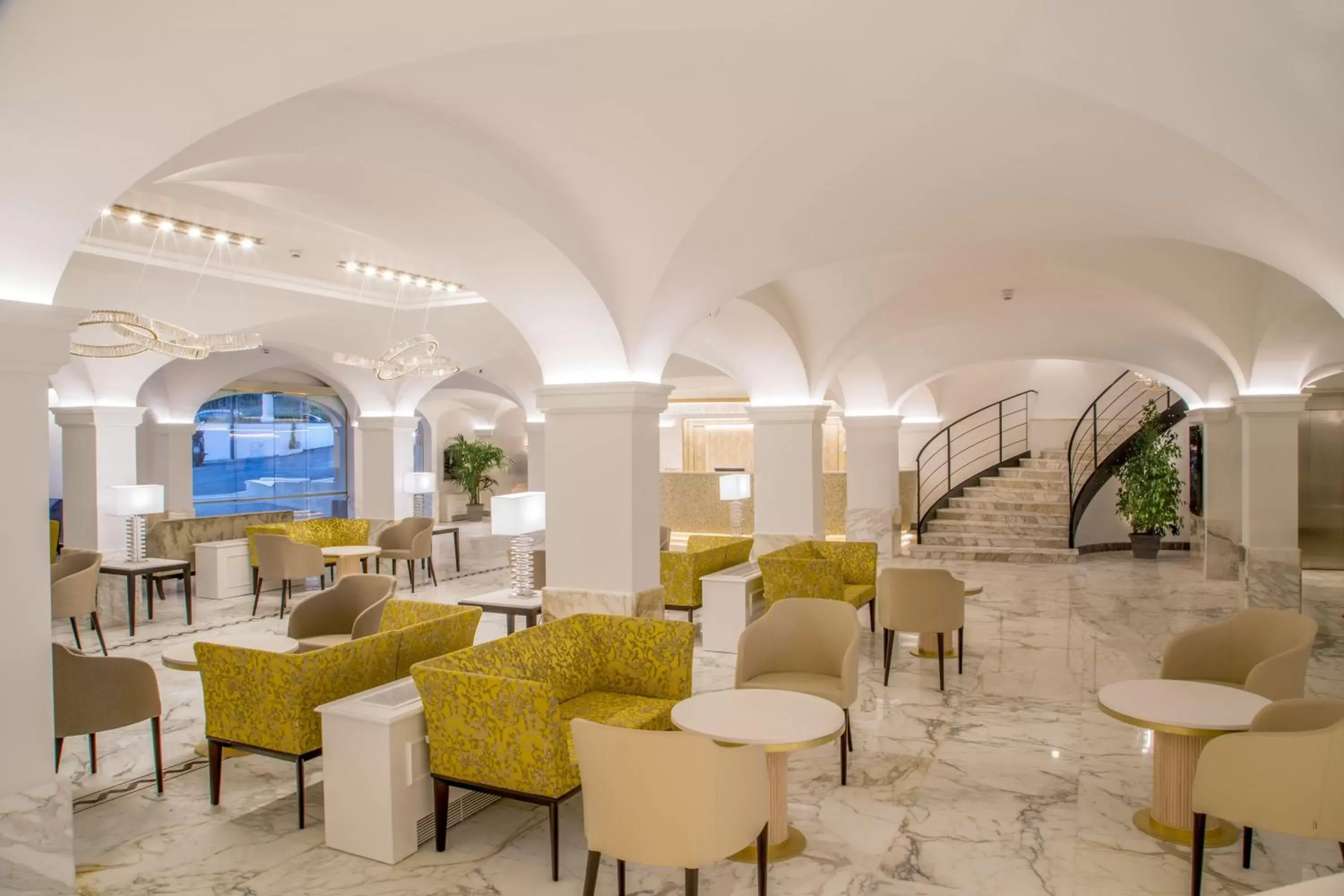 Lounge/Bar in Hotel Shangri-La Roma by OMNIA hotels