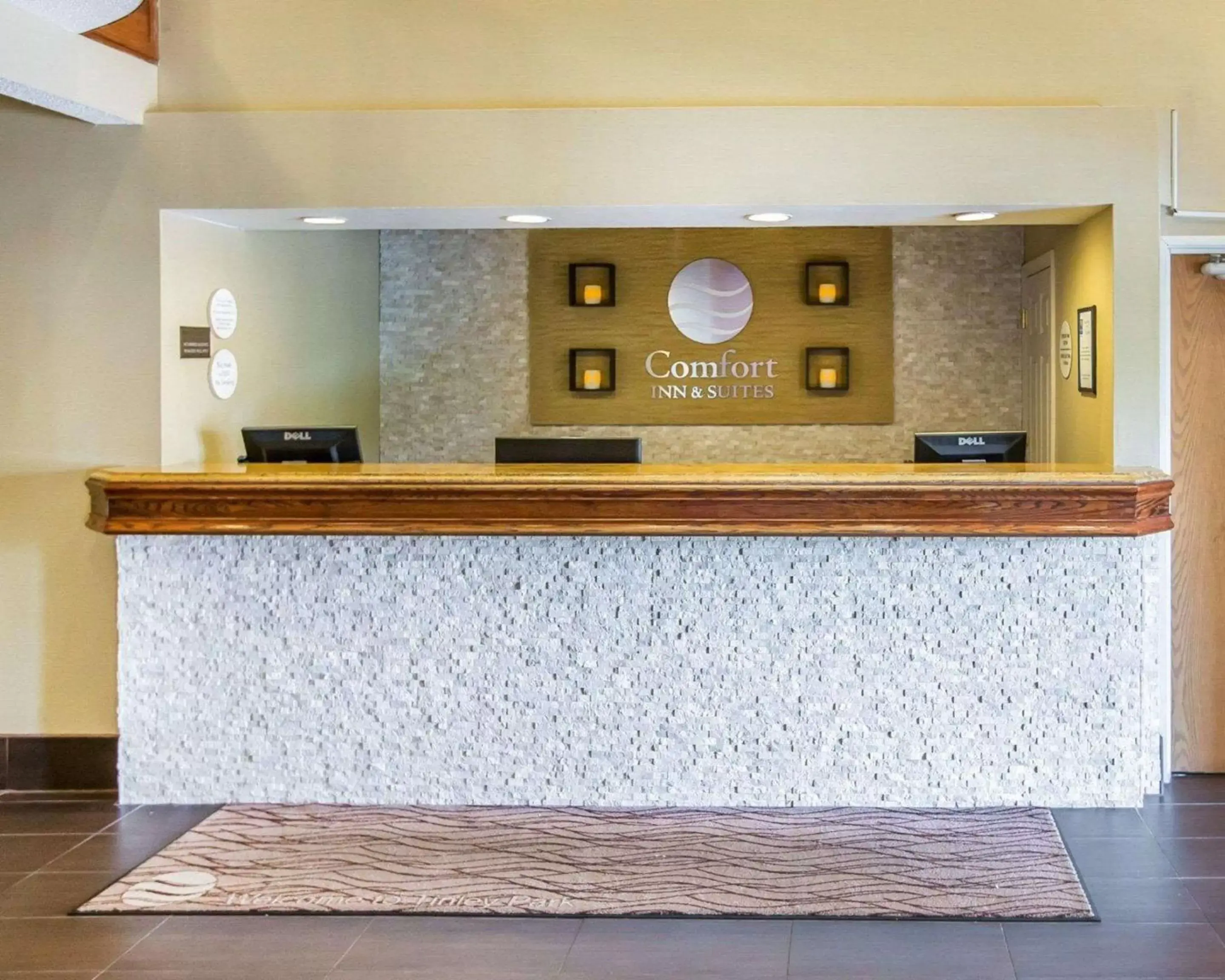 Lobby or reception, Lobby/Reception in Comfort Inn & Suites near Tinley Park Amphitheater